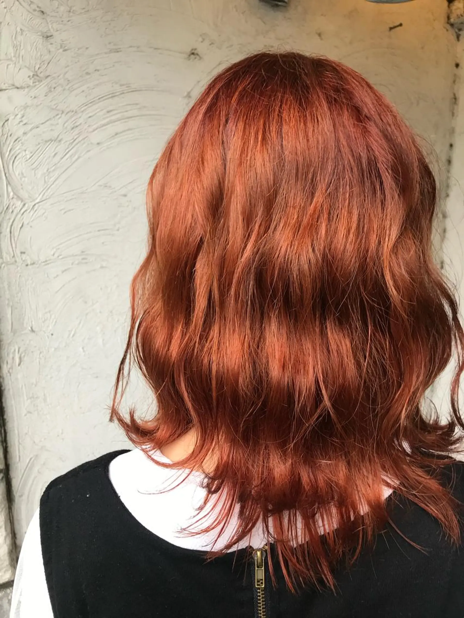セミロング カラー ヘアアレンジ ブリーチ オレンジ お任せヘア☘️☘️ 及川渚のヘアスタイル