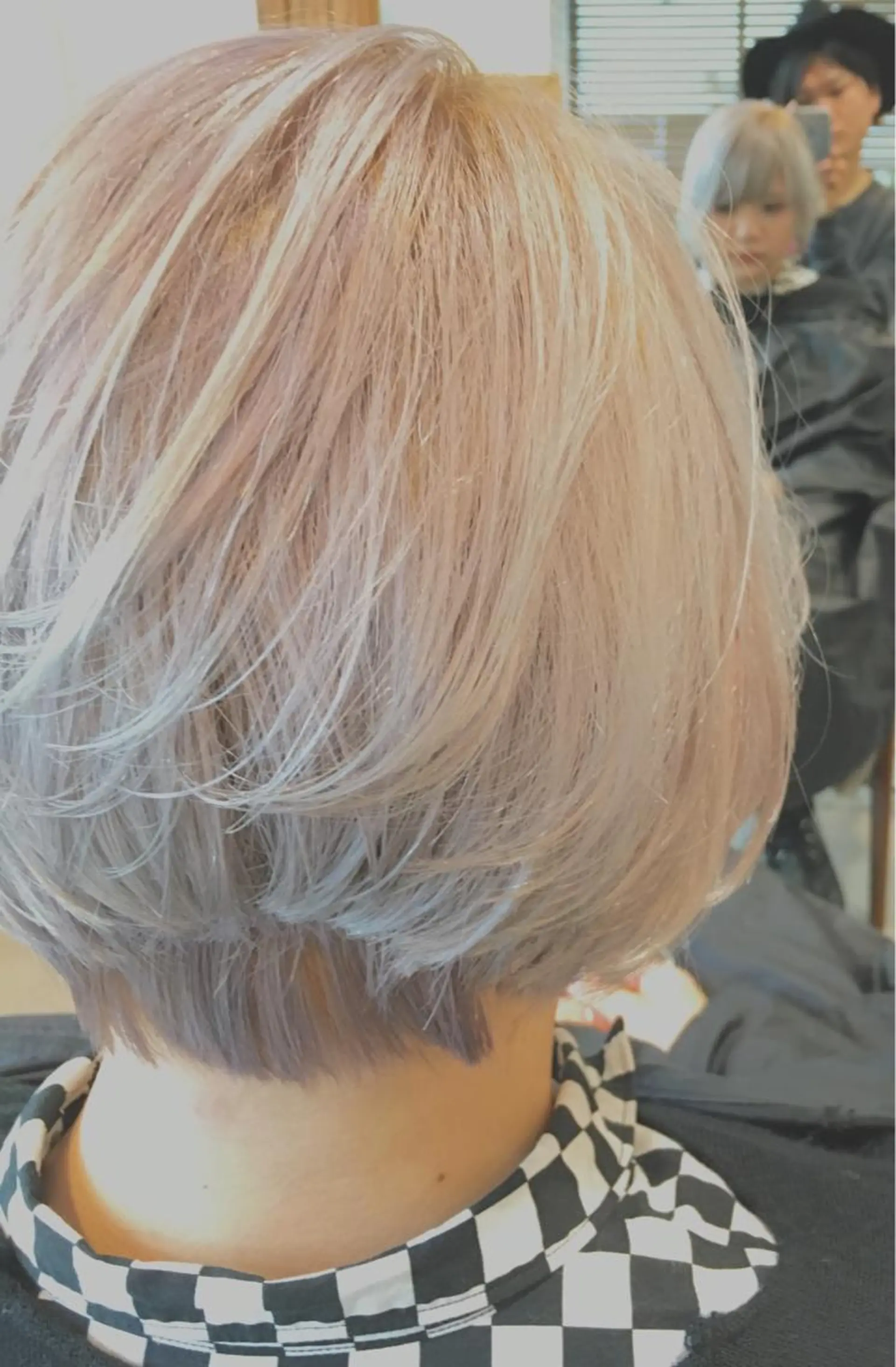 ショート カラー ベージュカラー 【渋谷で人気】艶髪× 髪質改善/ツヤカラーのヘアスタイル