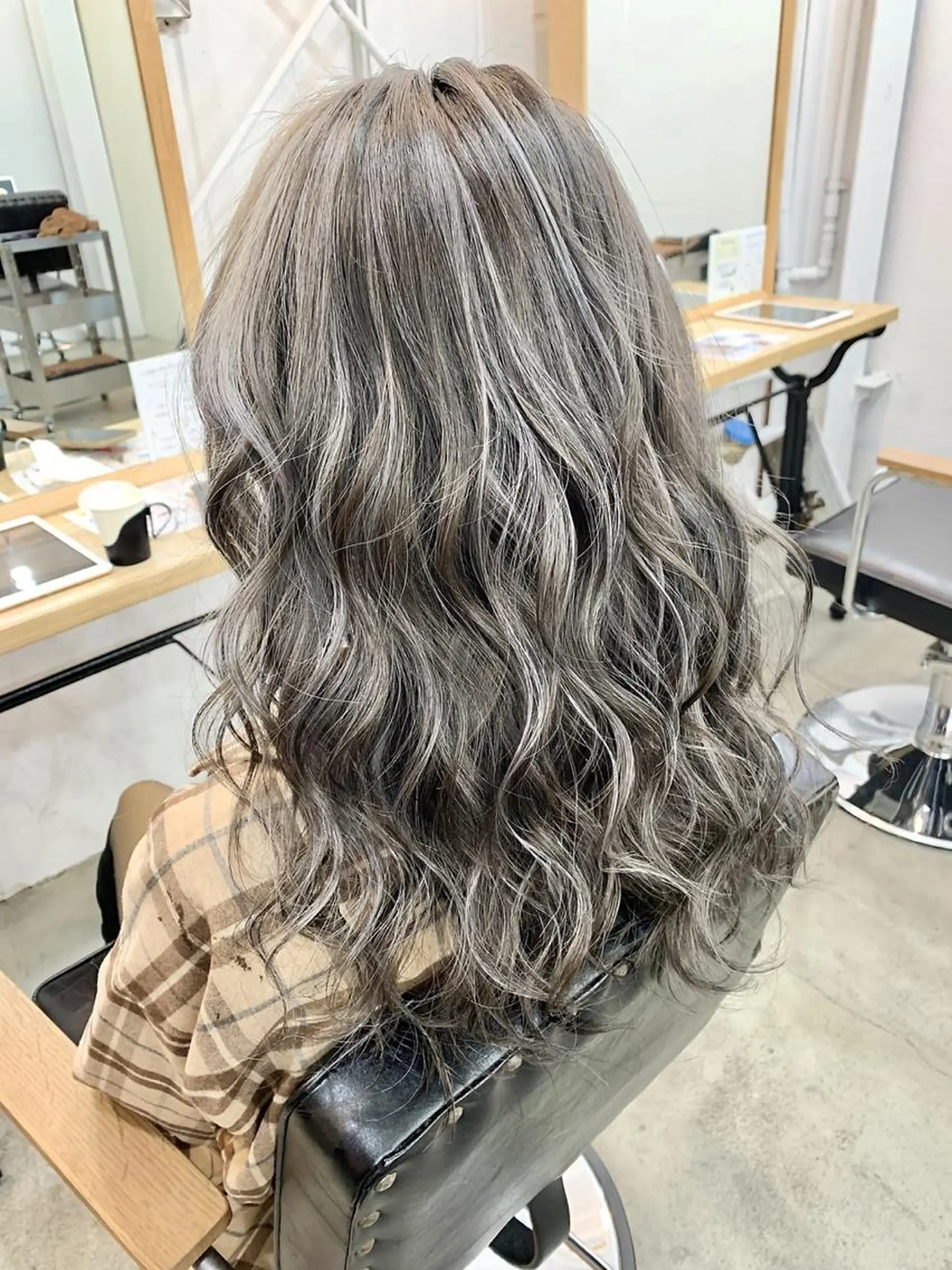 セミロング ハイライト CARAT堺東 Aujua認定サロンのヘアスタイル