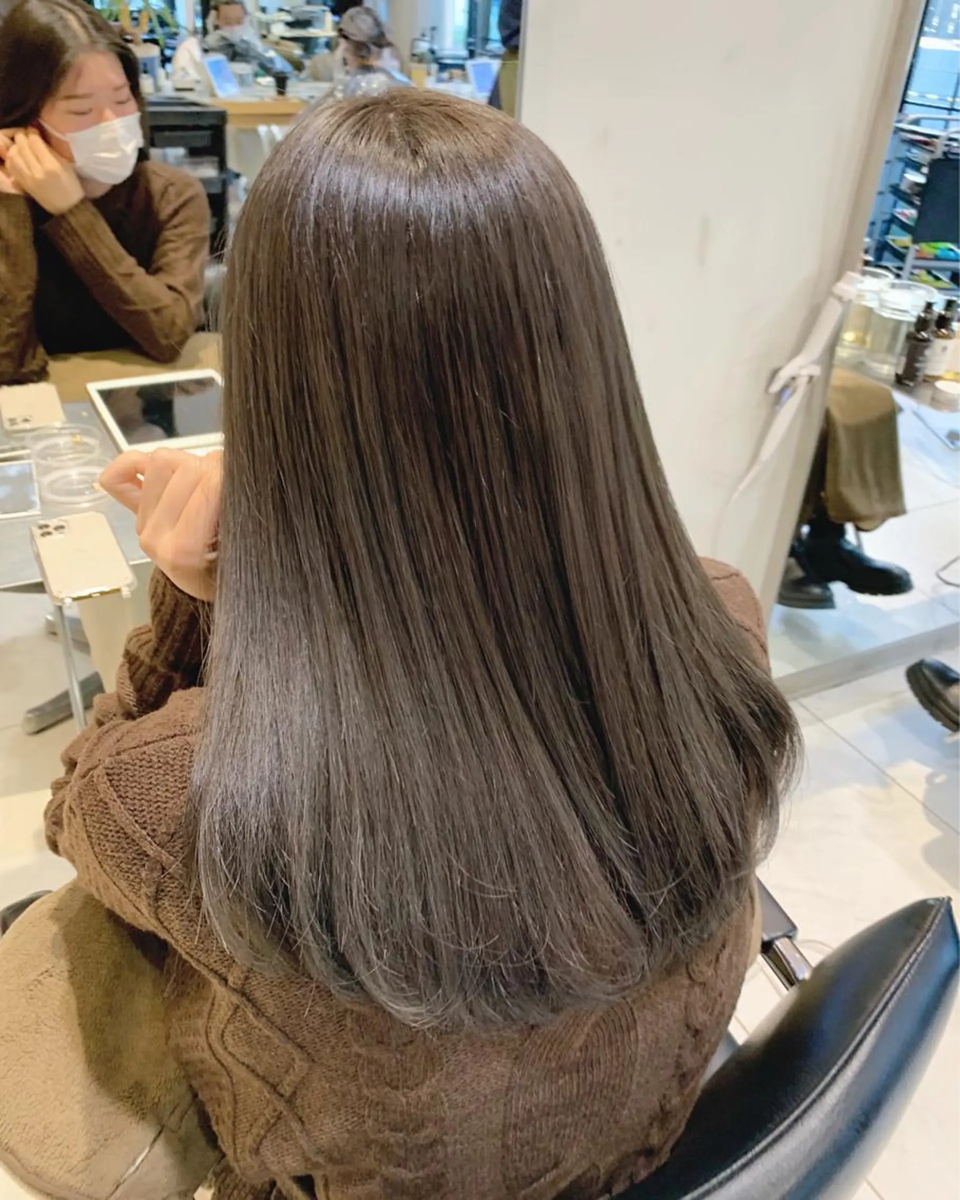 セミロング カラー グレージュ オリーブグレージュ オリーブグレー チバ タクミのヘアスタイル