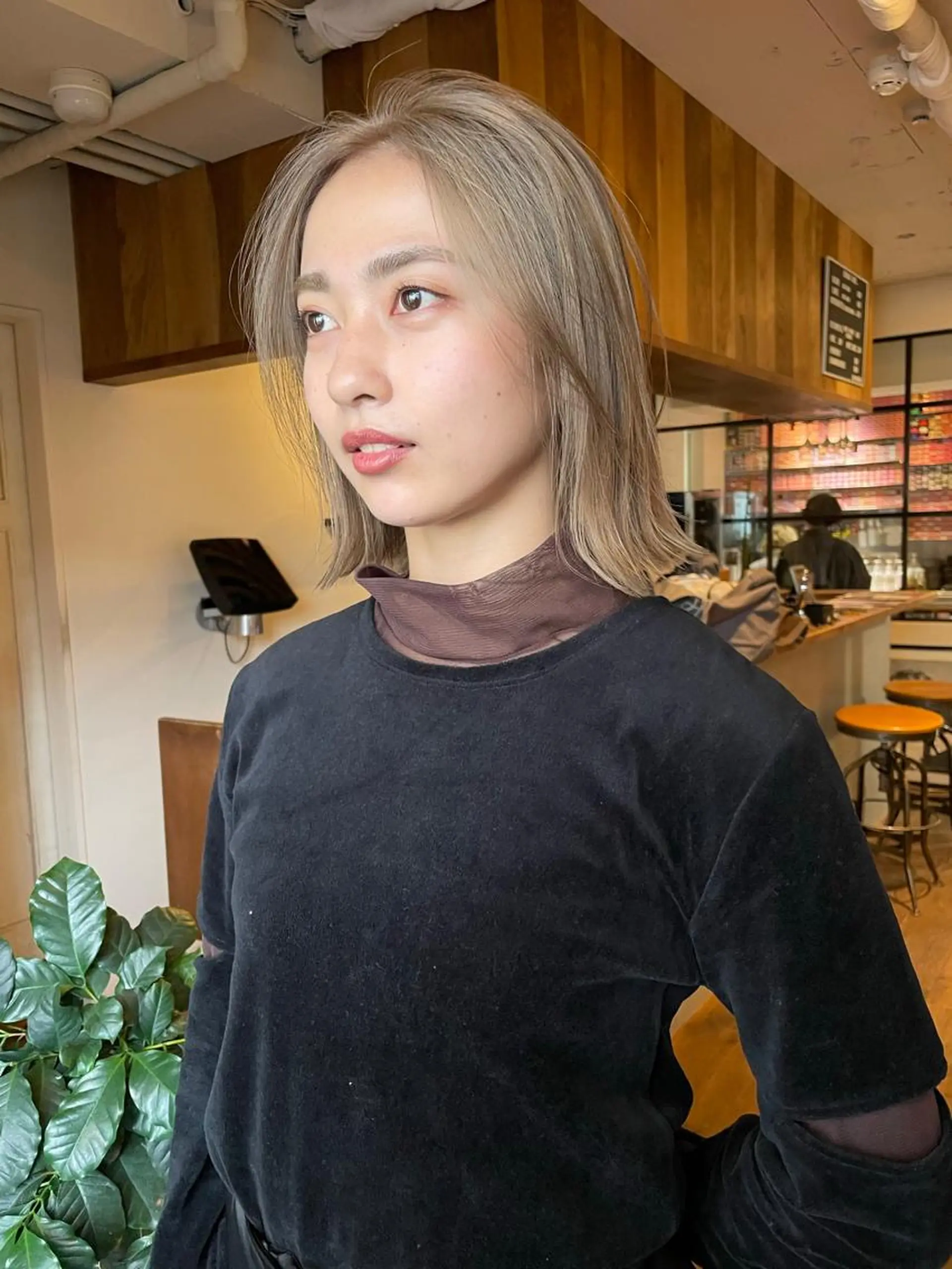 ショート カラー ブリーチ ダブルカラー ファッションに 溶け込むstyleのヘアスタイル