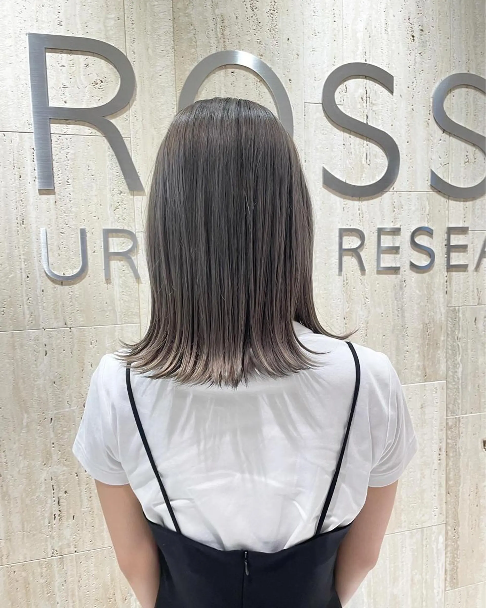 ミディアム カラー ブリーチ カット ヘアカラー トリートメント 高橋 芽衣のヘアスタイル