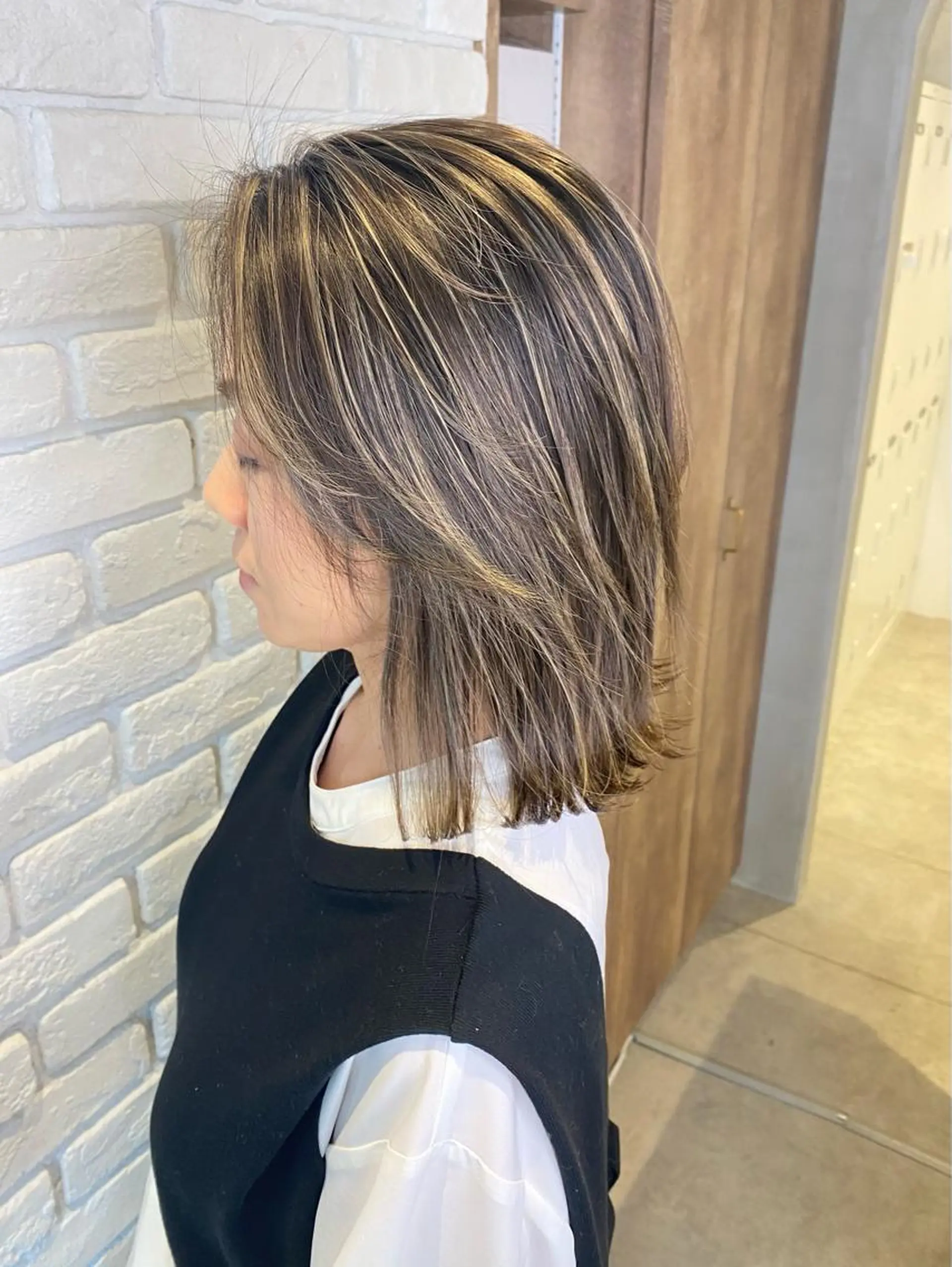 ミディアム カラー 森本 笑のヘアスタイル