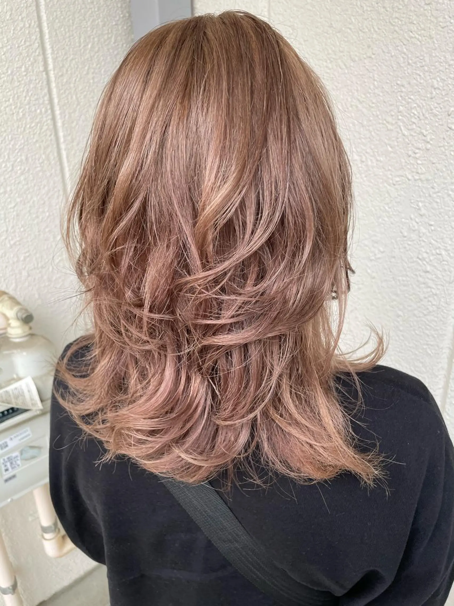 セミロング カラー インナーカラー 推し ブリーチ  髪質改善のヘアスタイル