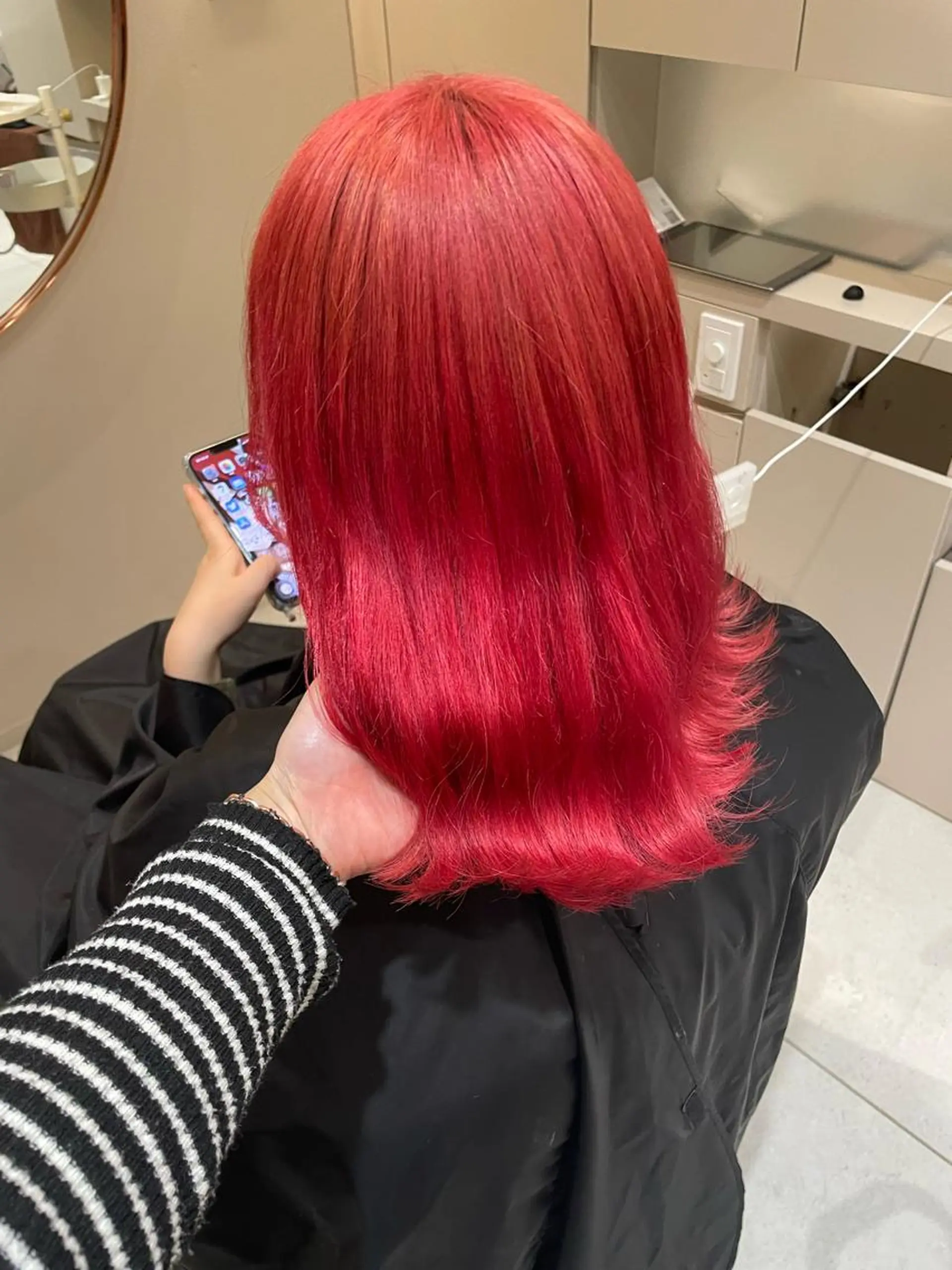 セミロング Cielro/ダブル カラー/西田咲希のヘアスタイル