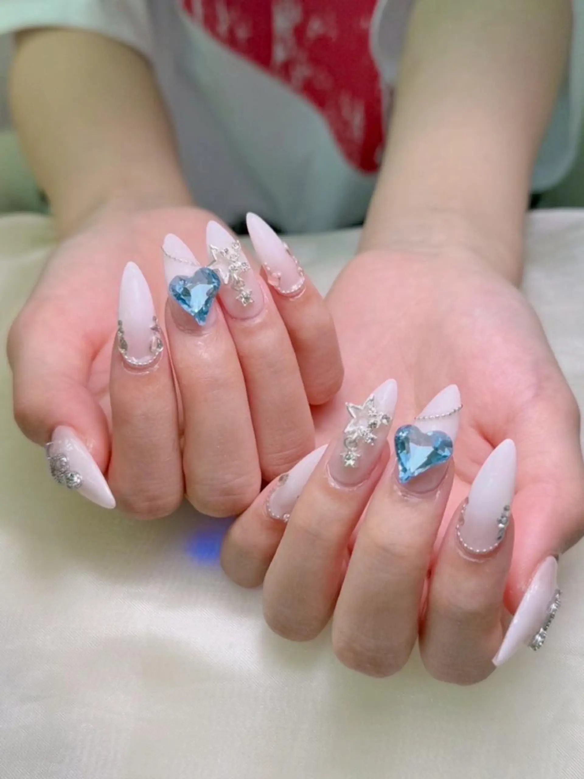 ネイル 💕リリ 🩷のネイルデザイン