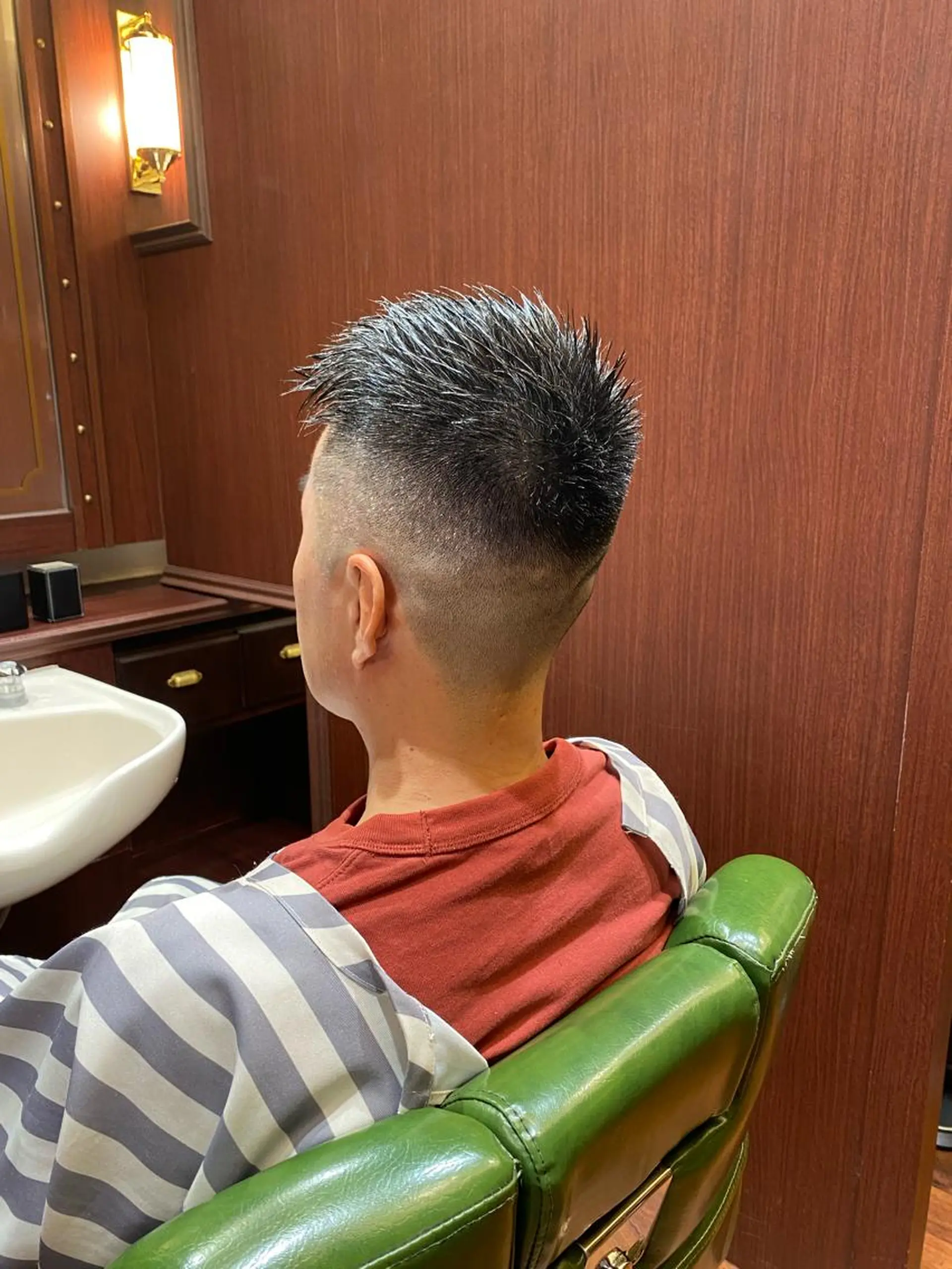 ショート メンズ フェードカット AKI ーのヘアスタイル