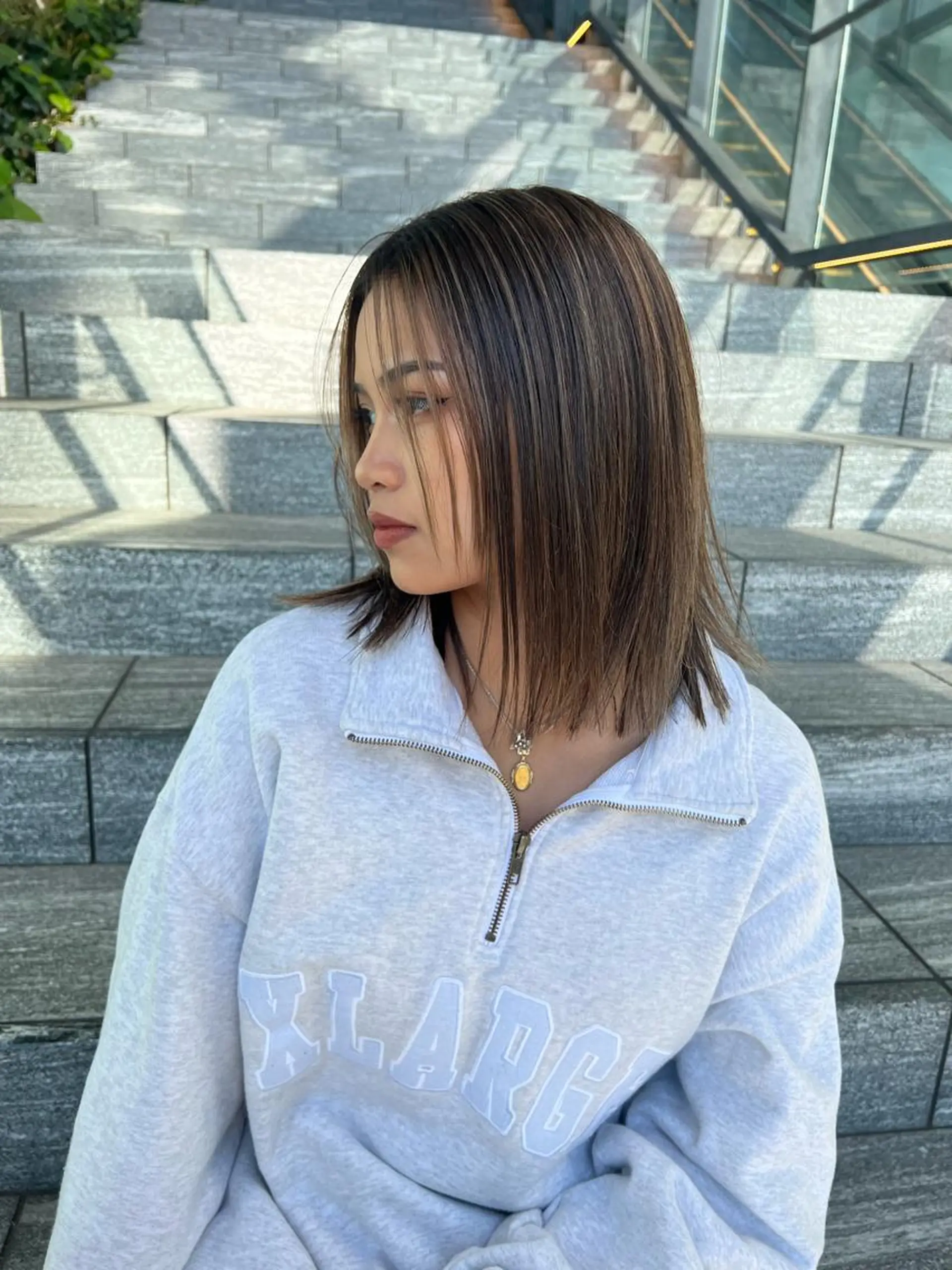 ミディアム カラー 🌟小顔レイヤー× 赤み消し透明感カラーのヘアスタイル