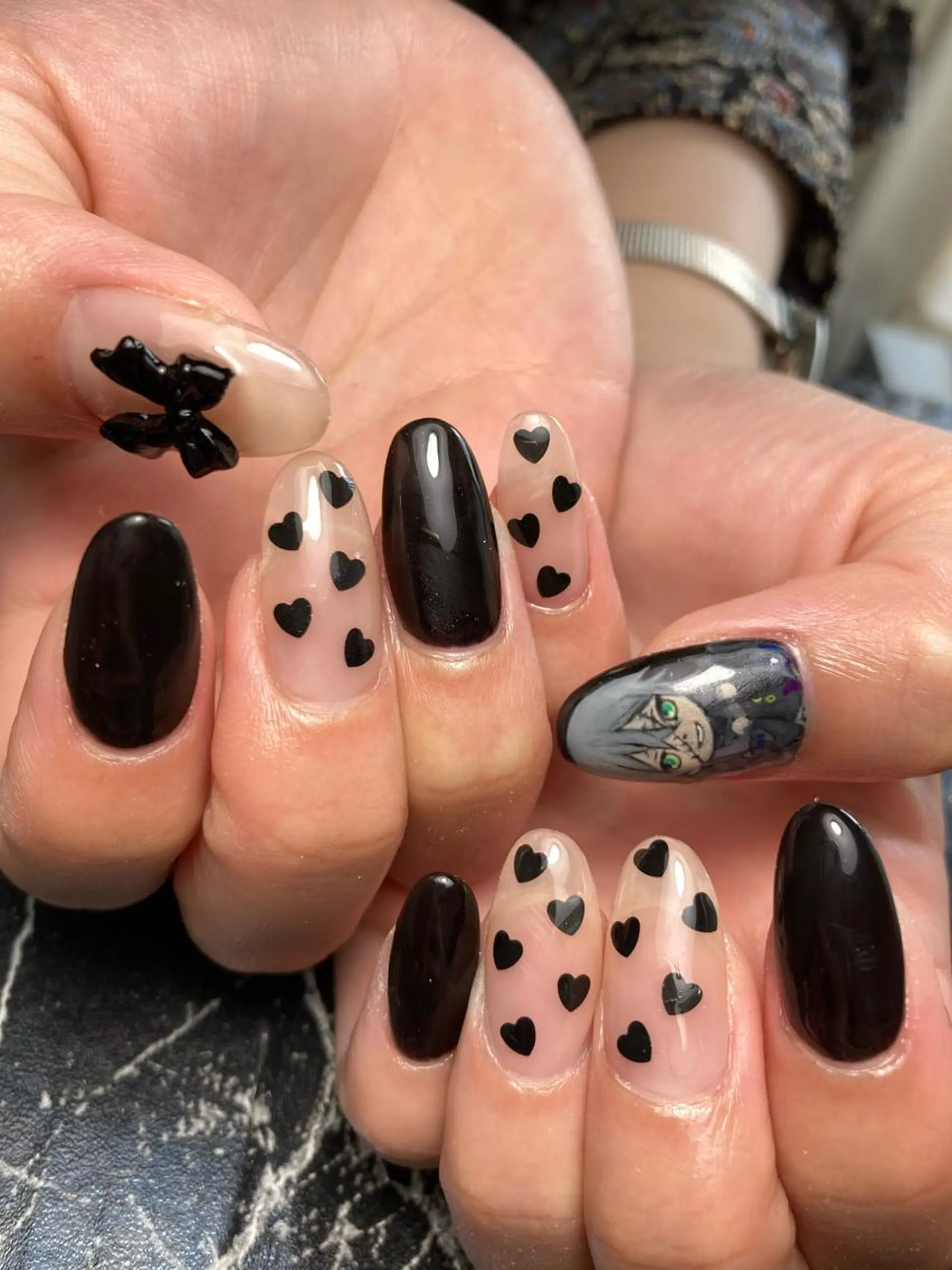 ミディアム ネイル ハンドネイル ✴︎ Delightのネイルデザイン