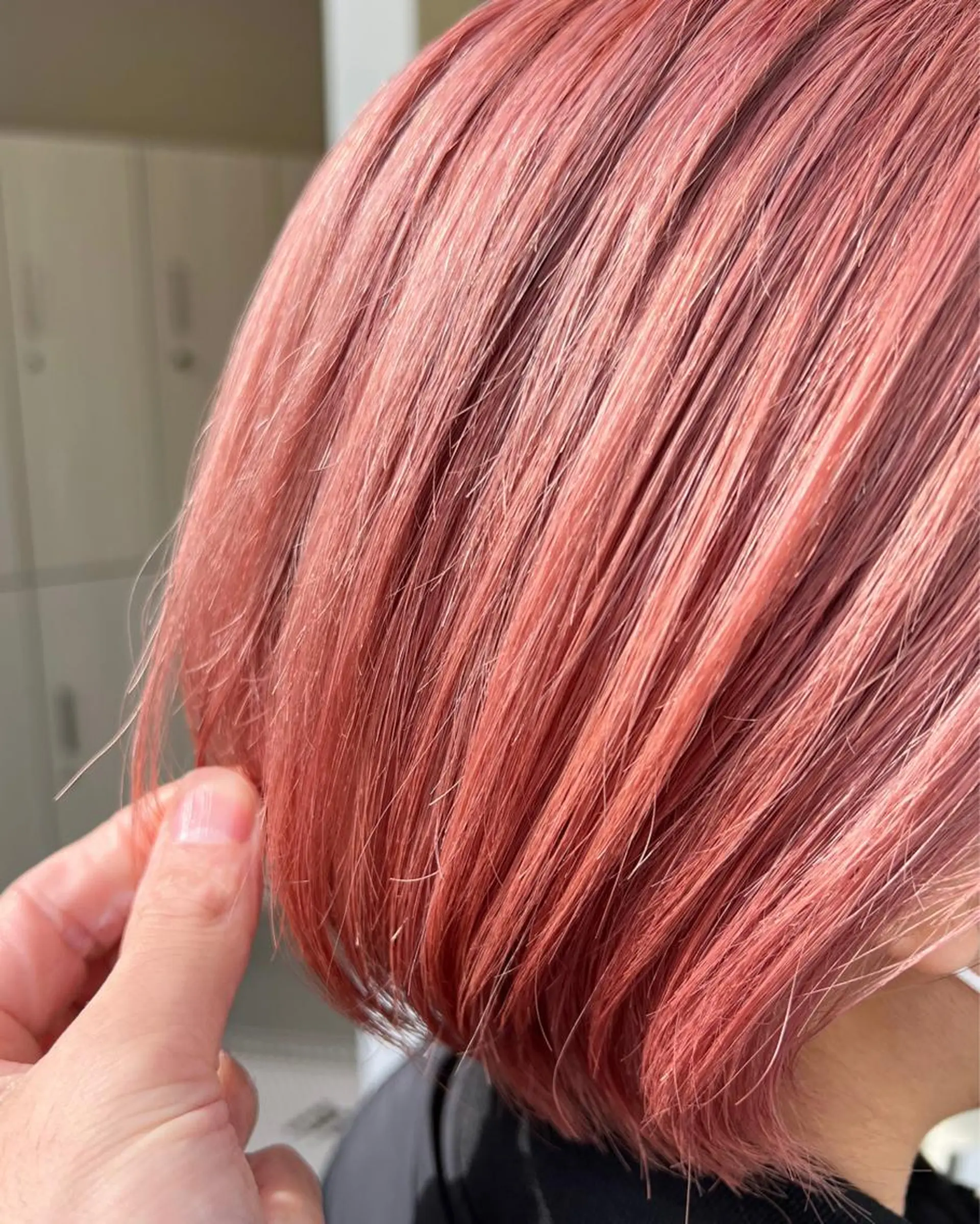 ショート カラー ベージュカラー ブリーチ ピンクカラー ピンクベージュ 王子田 隼のヘアスタイル