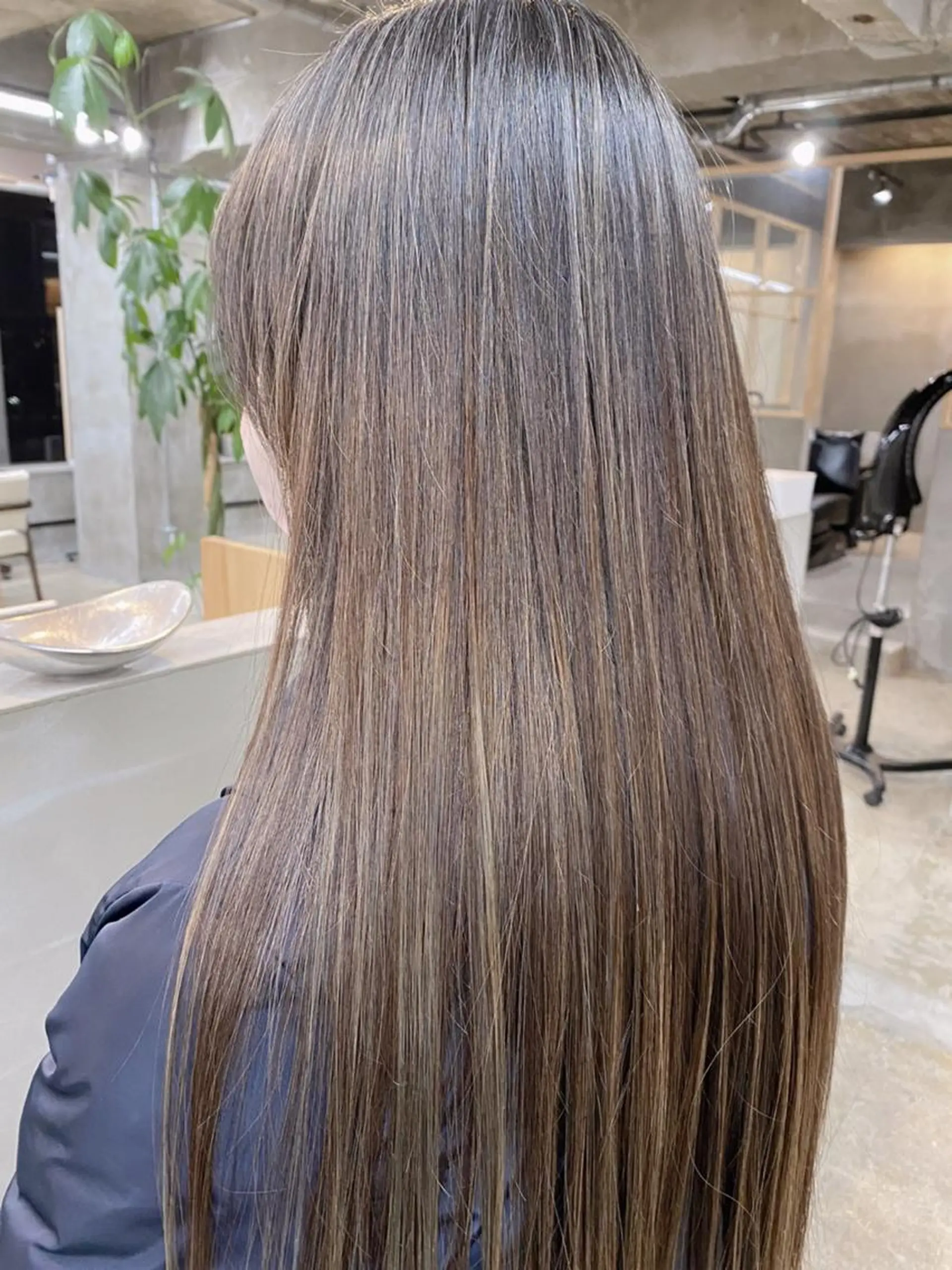 ロング ハイライト 茜璃/ブリーチカラー /レイヤーカットのヘアスタイル