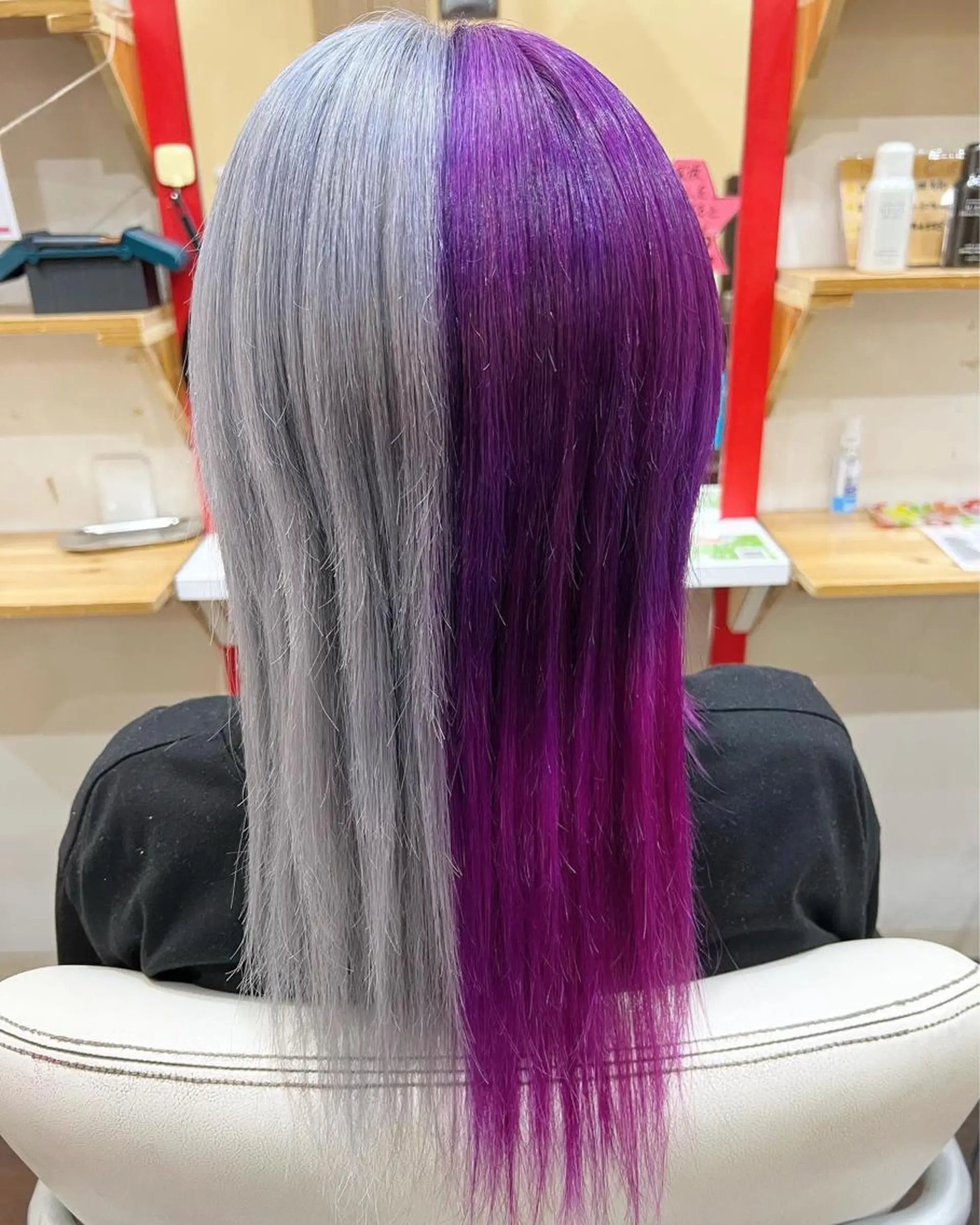 セミロング カラー シルバー ヘアカラー まさき✂︎ブリーチ／ デザインカラーのヘアスタイル