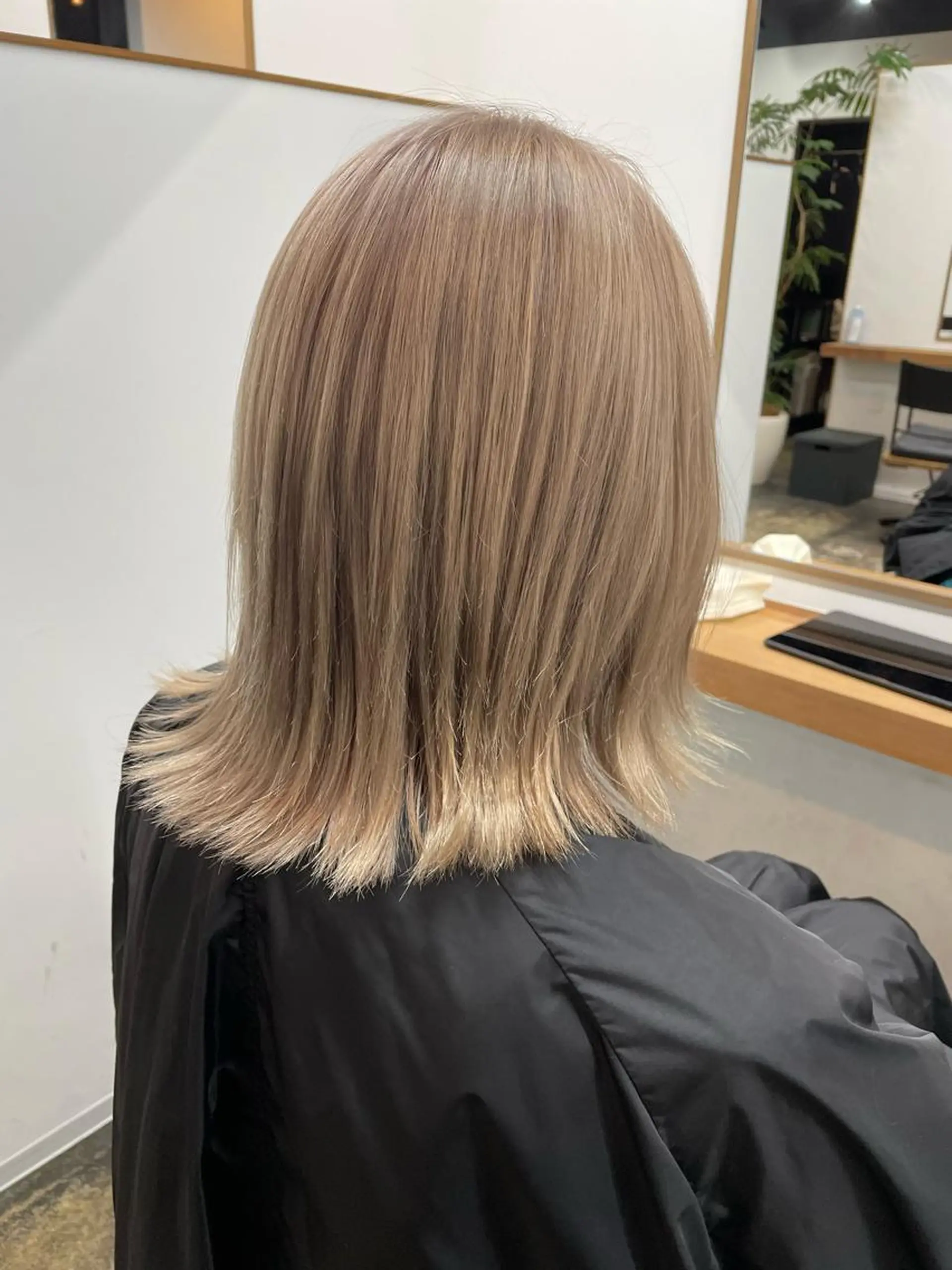 カラー ヘアカラー トリートメント ミルクティー× グレージュMOMOのヘアスタイル