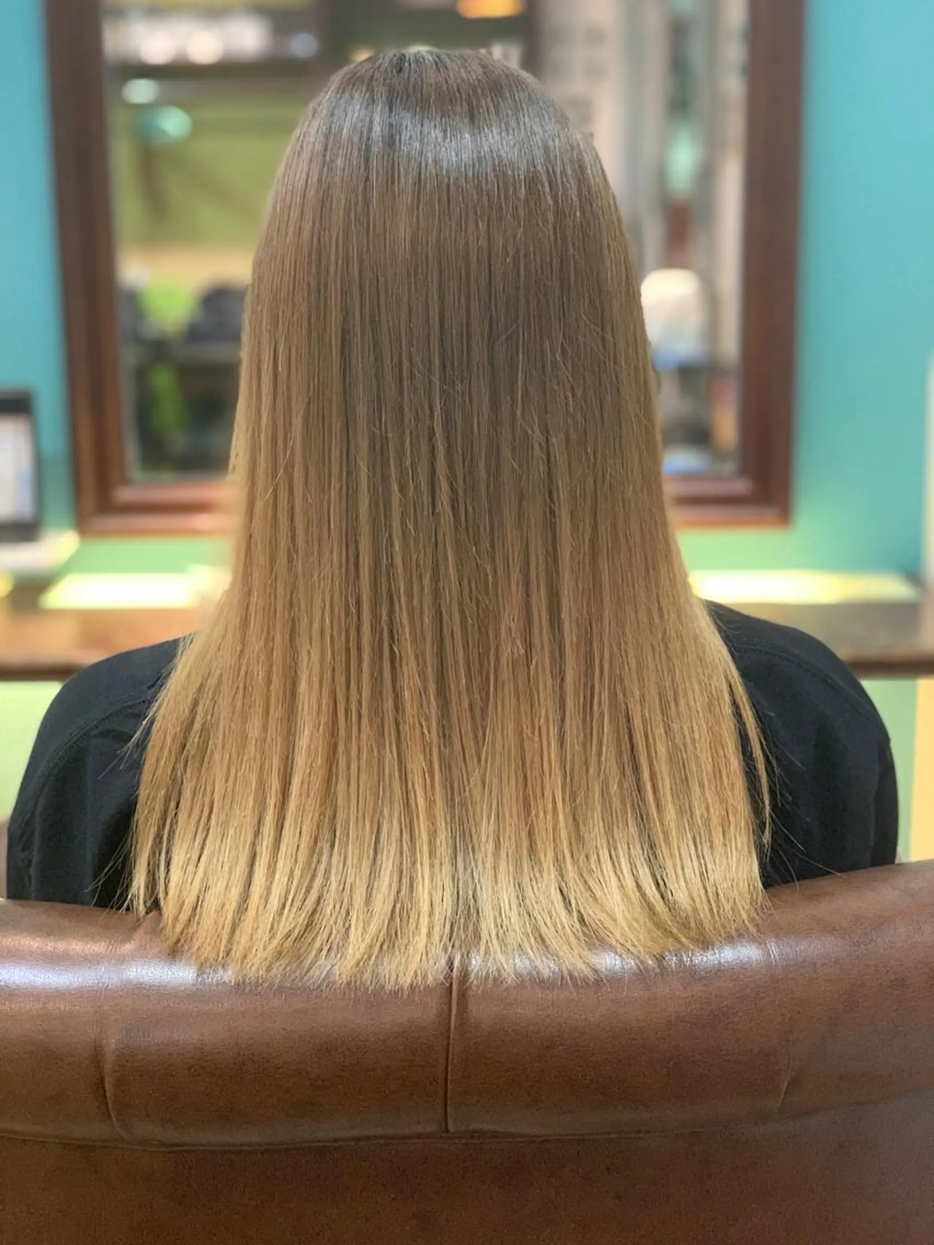 ロング レイヤーカット ローレイヤー トリートメント カット特化美容師 齋藤桐のヘアスタイル