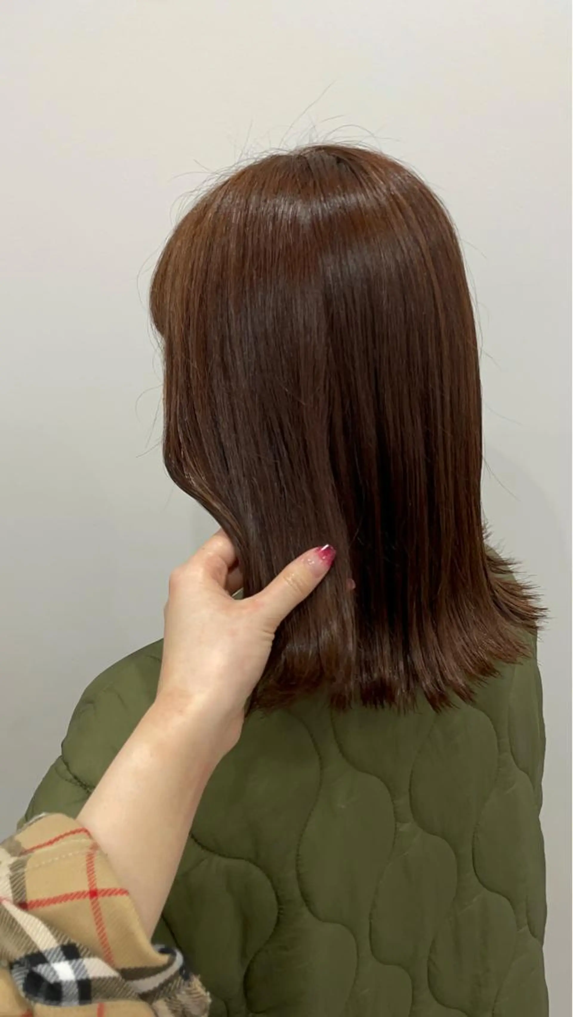 ミディアム カラー カット ヘアカラー トリートメント ニシザカ マナのヘアスタイル