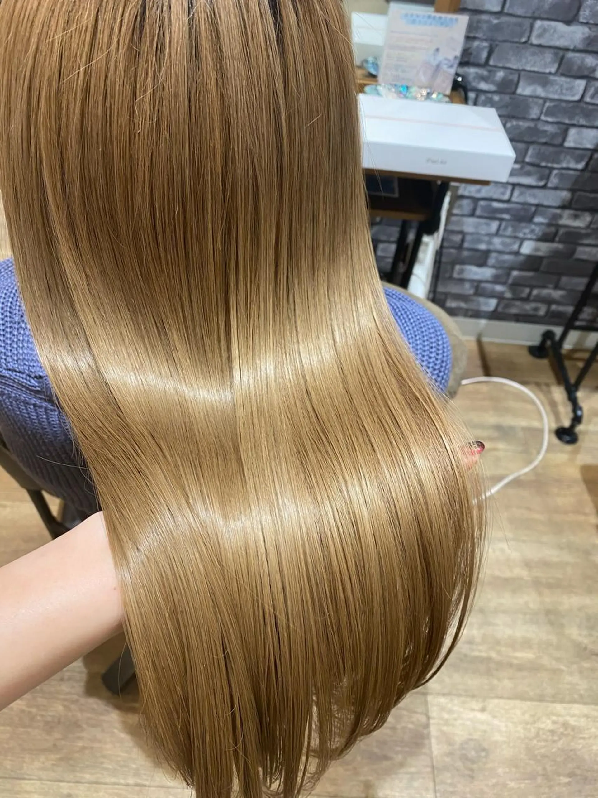 ロング 新谷 桃子のヘアスタイル