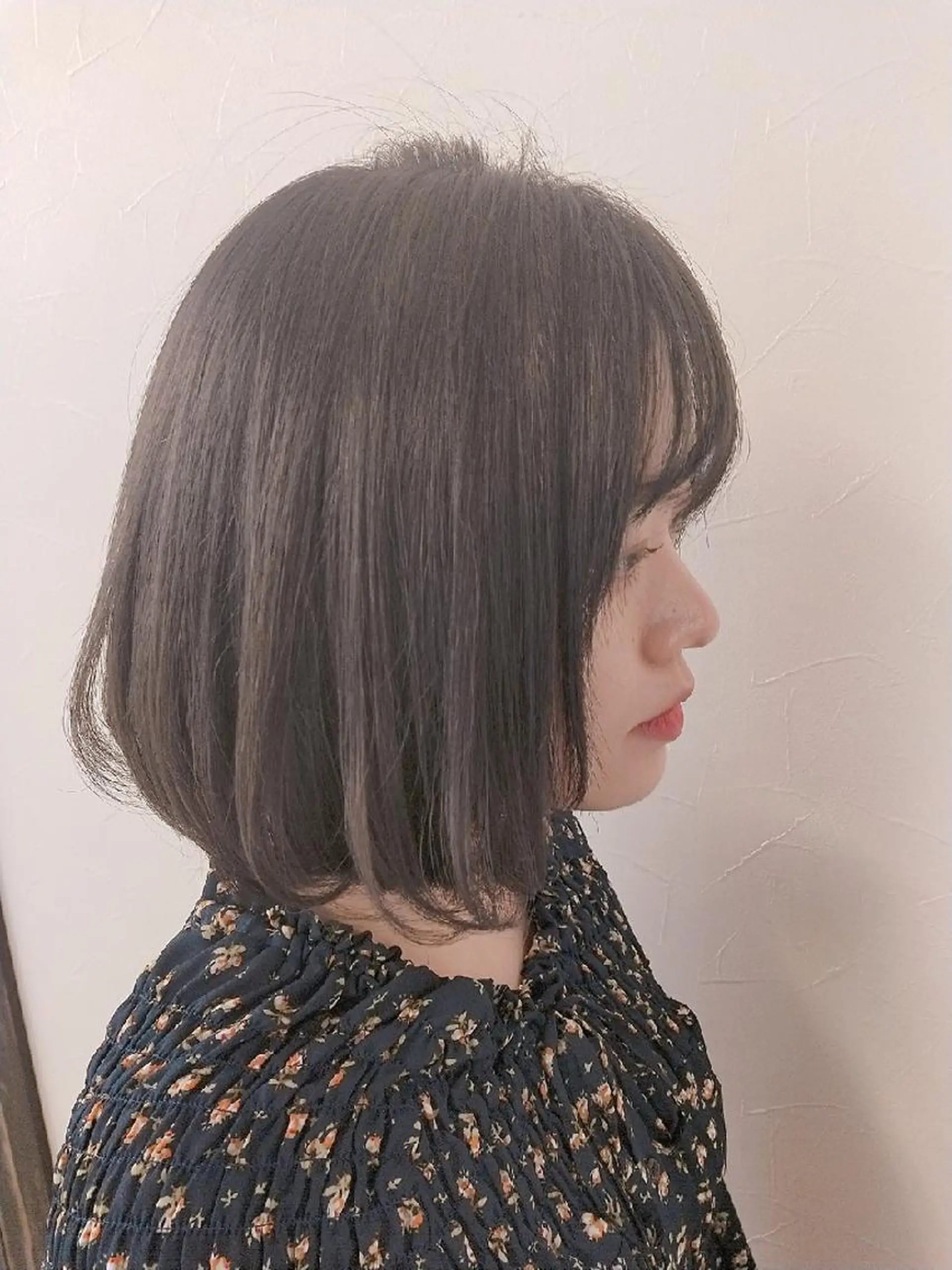 ショート カラー ブリーチ 透明感カラー ダークグレー オレンジ 顔周りカット デザインカラー 髪質改善Lilithのその他イメージ