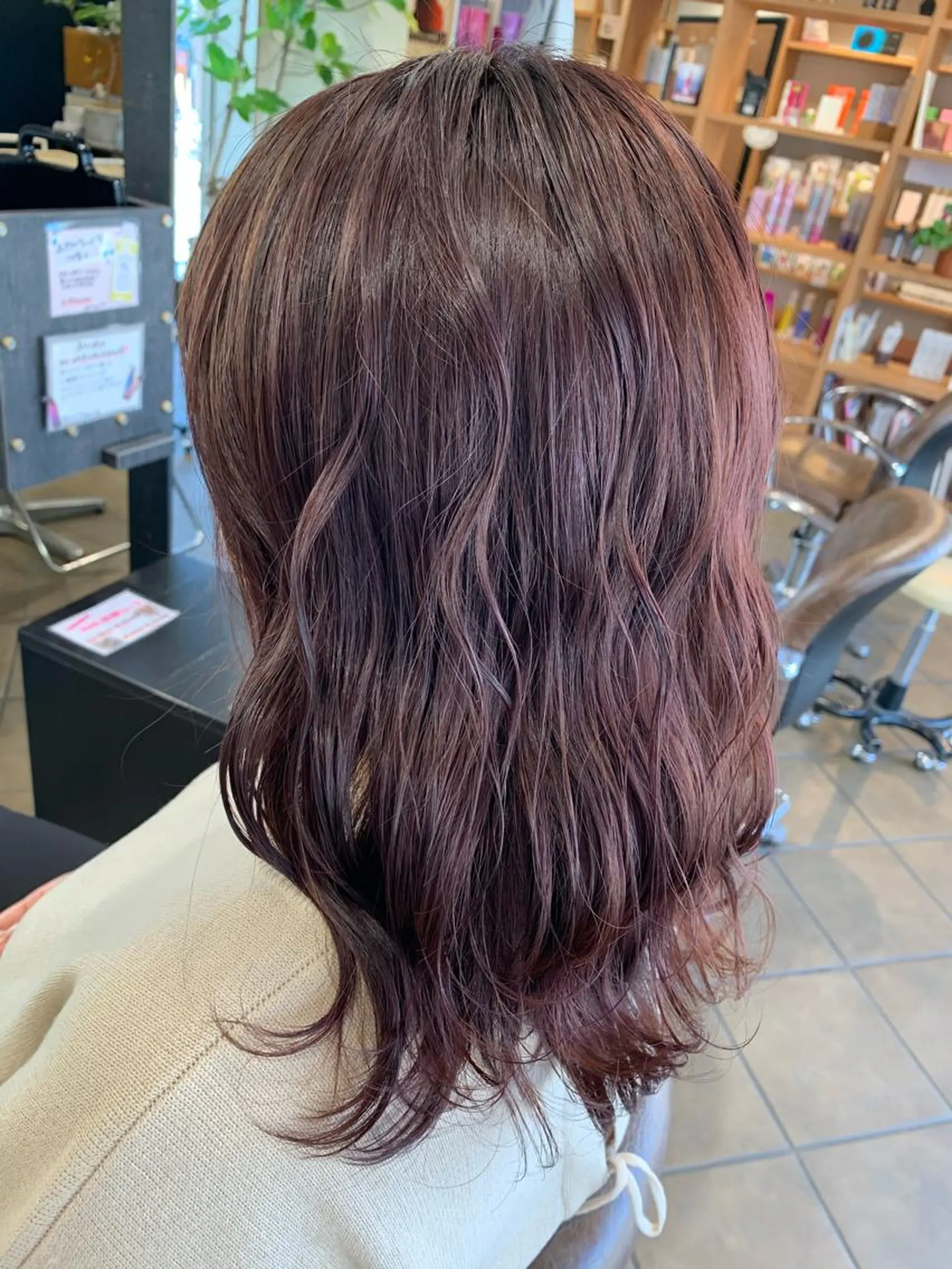 ミディアム カラー アッシュ ピンクカラー ピンクアッシュ ヘアカラー トリートメント Ripps長居所属・メテオ ／ヘアカラー 西川菜実のヘアスタイル