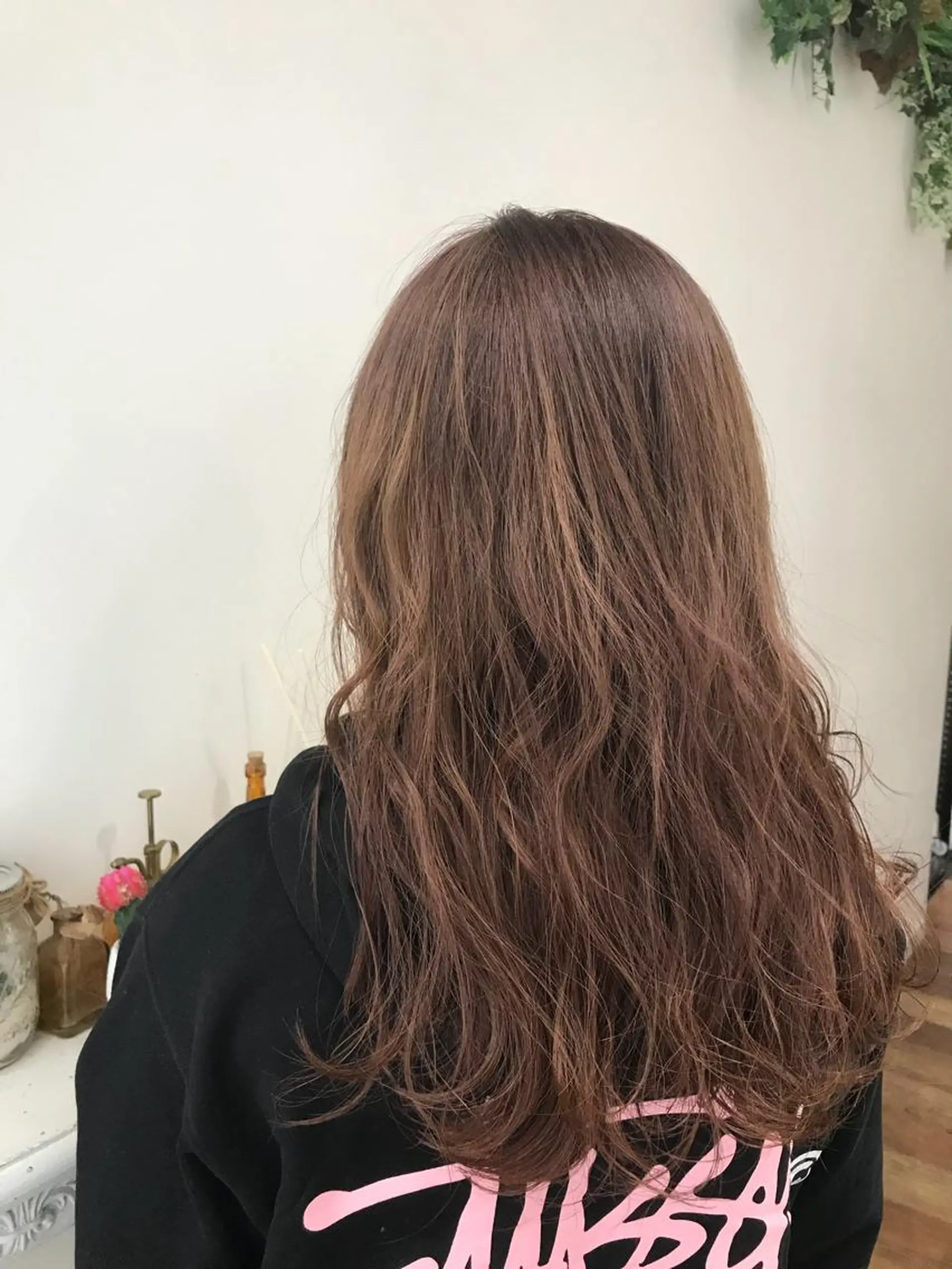 ロング カラー ベージュカラー ピンクカラー ピンクベージュ salowin梅田所属・レイヤー/顔周り /AKARIのヘアスタイル