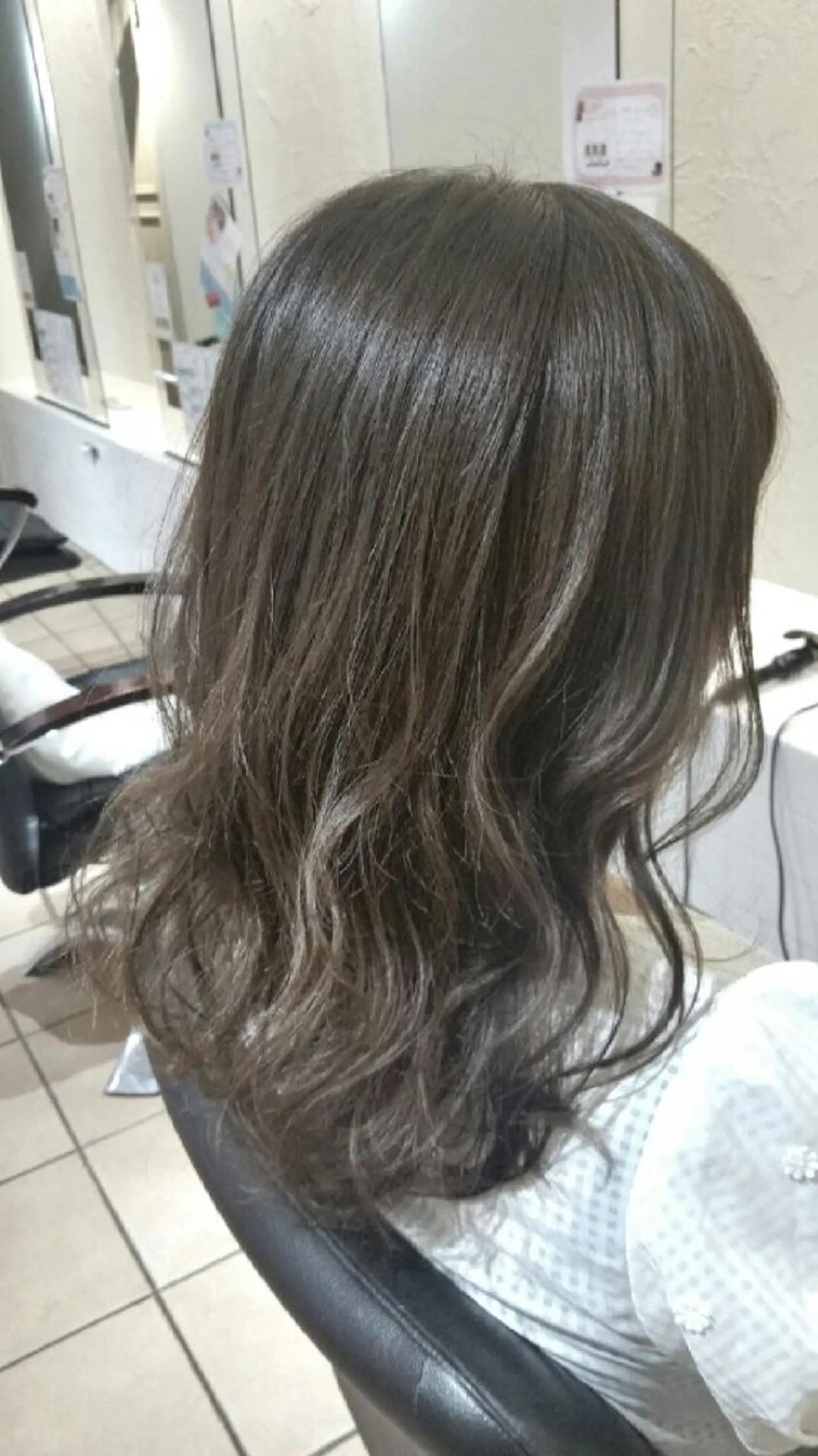 ミディアム セミロング ヘアアレンジ カラー アッシュ 【髪質改善美容師】t occa茨木篠原健太のヘアスタイル