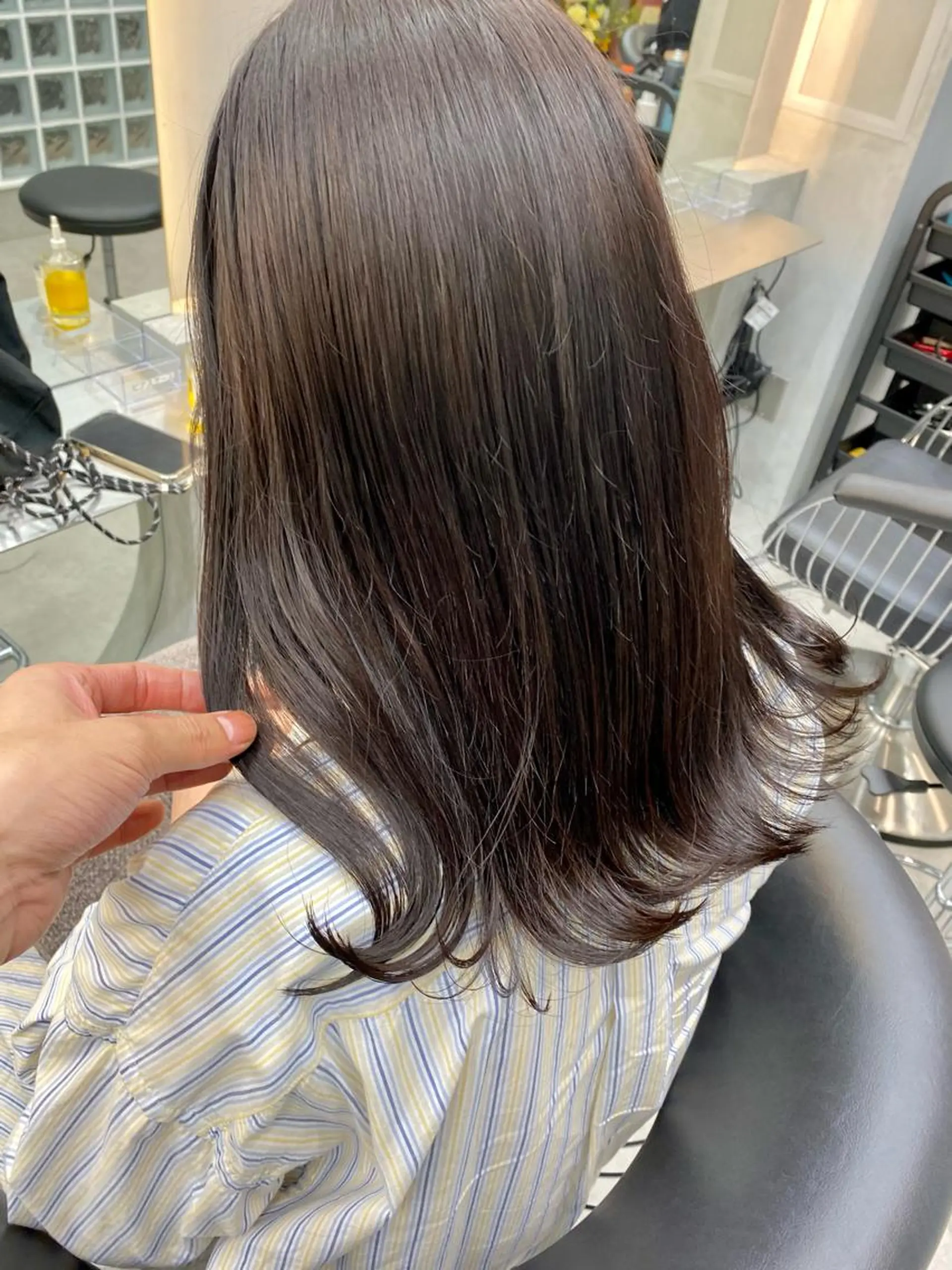 ミディアム カラー カット ヘアカラー トリートメント 顔周り/ブリーチなし /縮毛矯正🫧伊勢のヘアスタイル