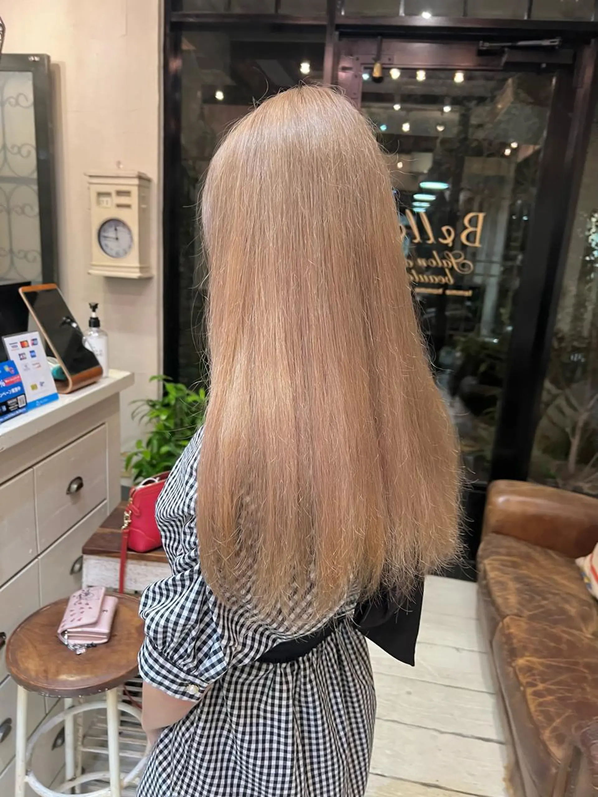 ロング カラー ブリーチ ハイトーンカラー 吉川 陽菜のヘアスタイル