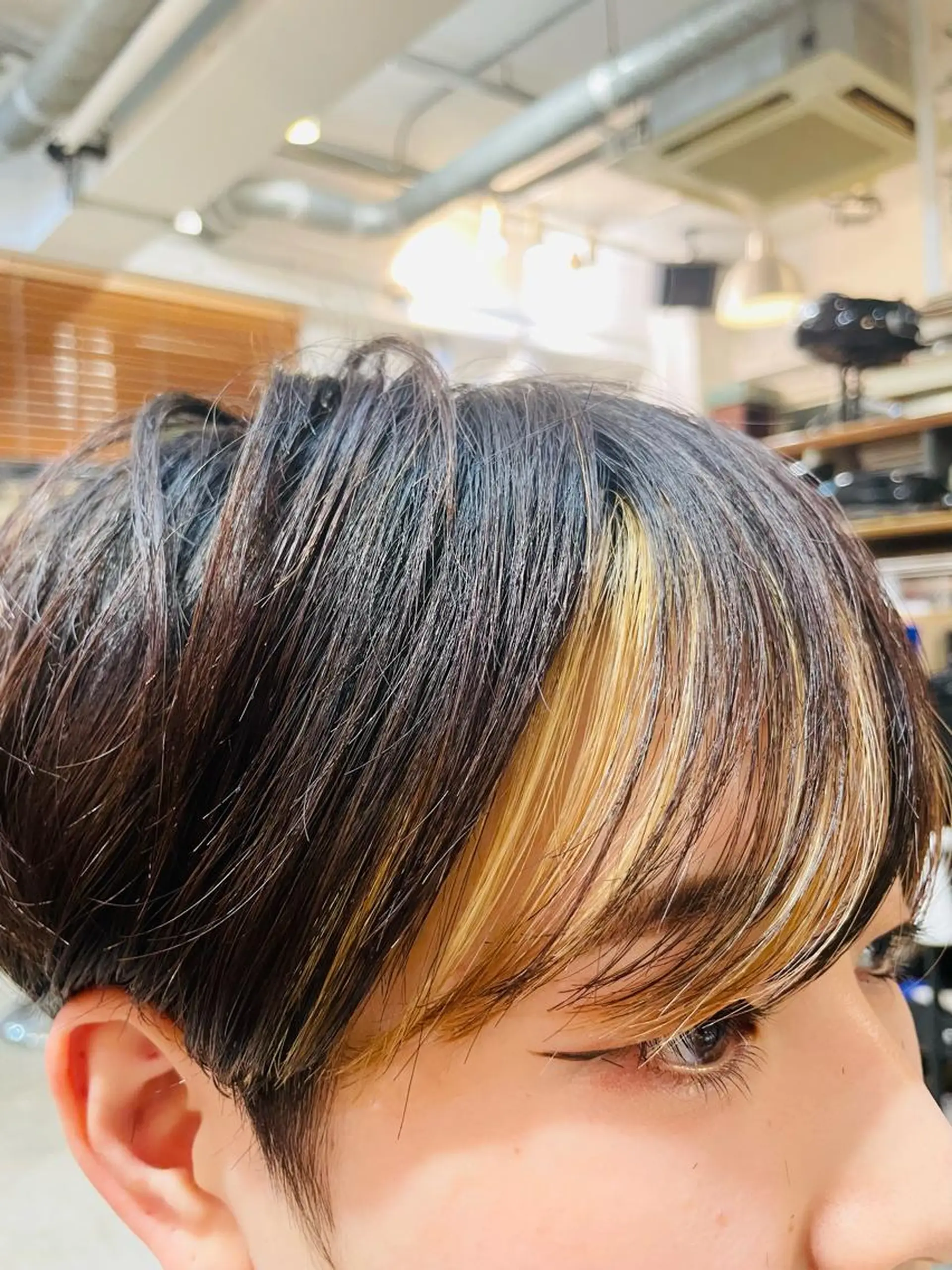 ショート カラー ショートボブ ハンサムショート アディクシーカラー イヤリングカラー ハイライトカラー カット ヘアカラー トリートメント ショートボブ髪質改善 縮毛矯正のプロ山道潤のヘアスタイル