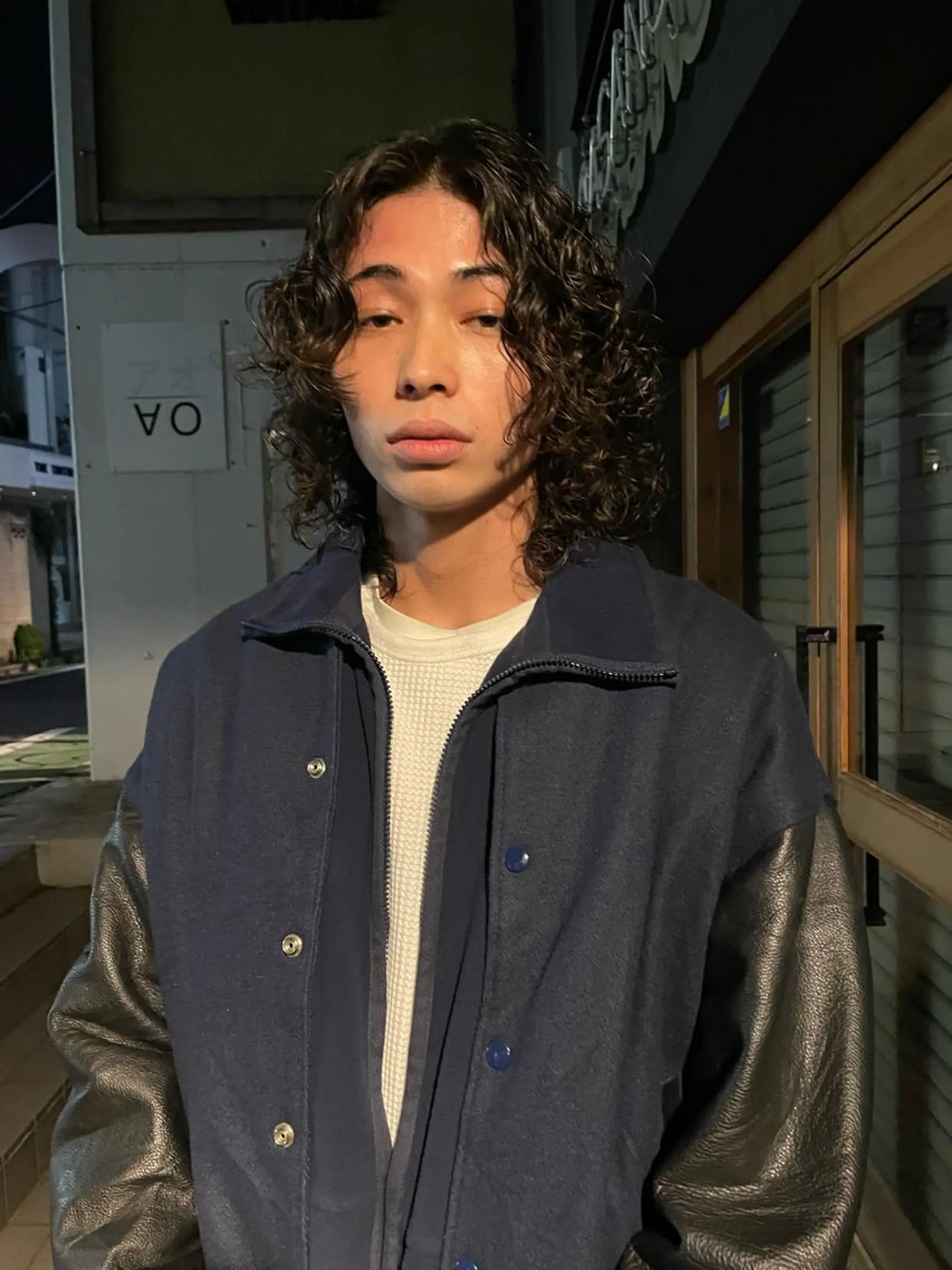 ミディアム カラー パーマ ヘアアレンジ メンズ ミディアムパーマ メンズバレイヤージュ メンズブリーチ センターパート フェードカット パーマ トリートメント ハイトーン/レイヤー 🌸さくらのヘアスタイル