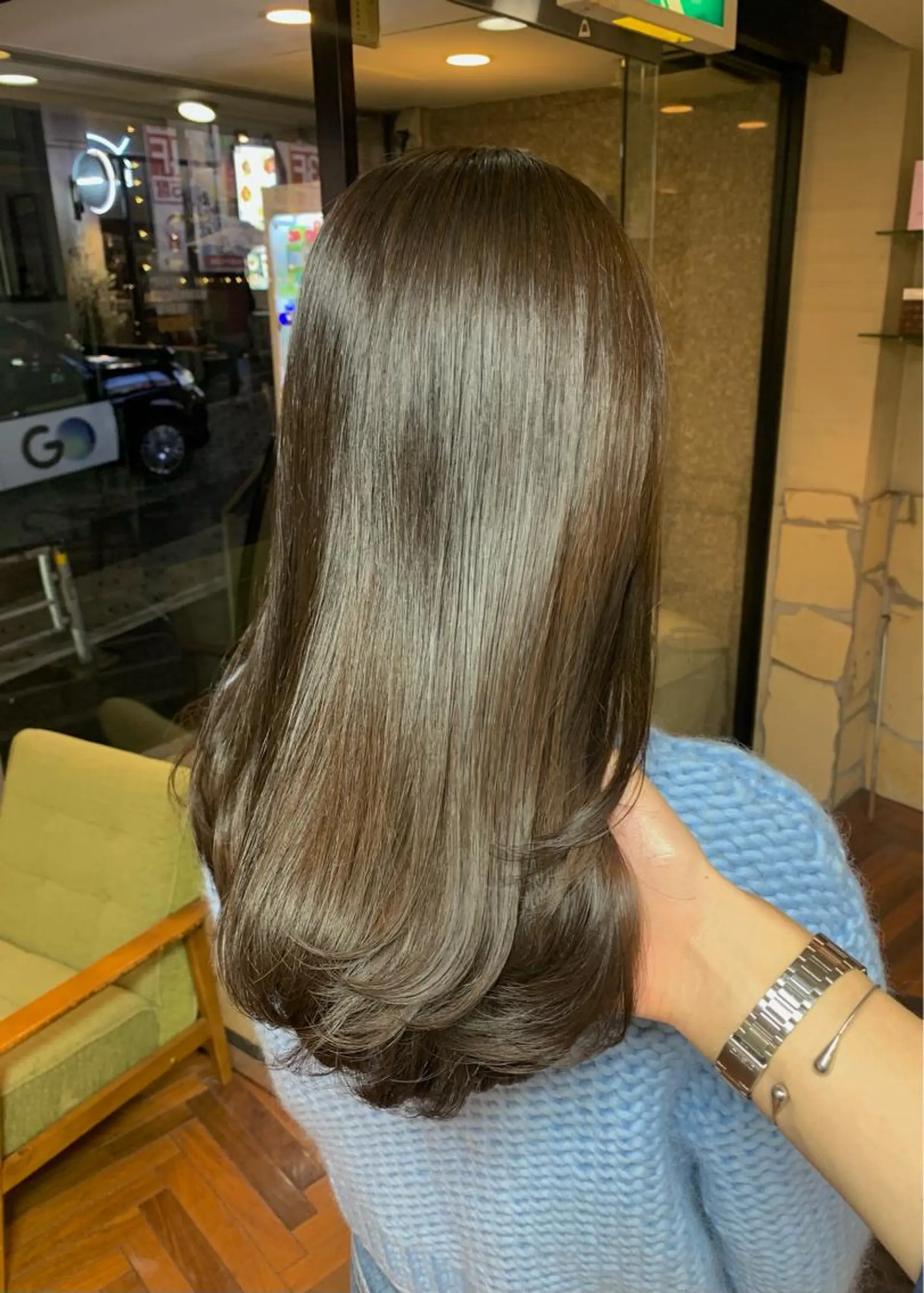 ミディアム カラー ベージュカラー ブリーチ ブリーチなしカラー オリーブベージュ レイヤーカット 矢野 晃平のヘアスタイル