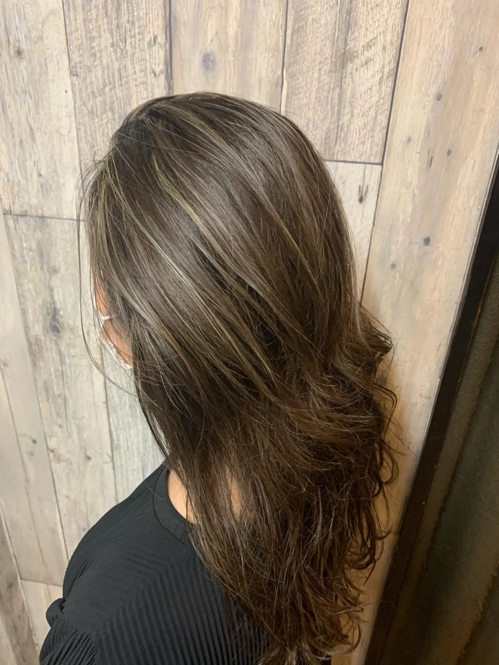 セミロング カラー リップカール 神戸のヘアスタイル