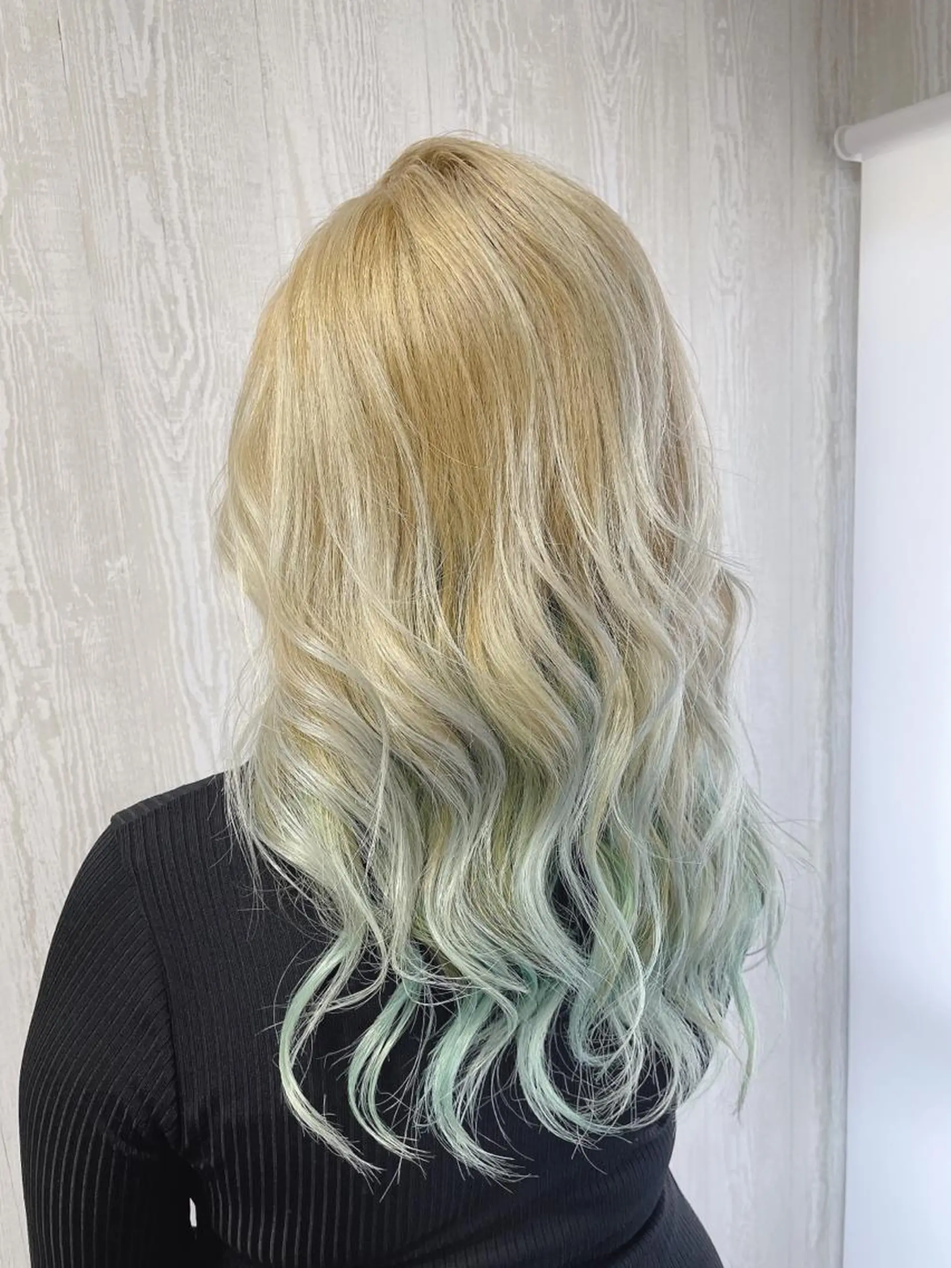 セミロング カラー ヘアアレンジ HUENEST アカデミーサロンのヘアスタイル