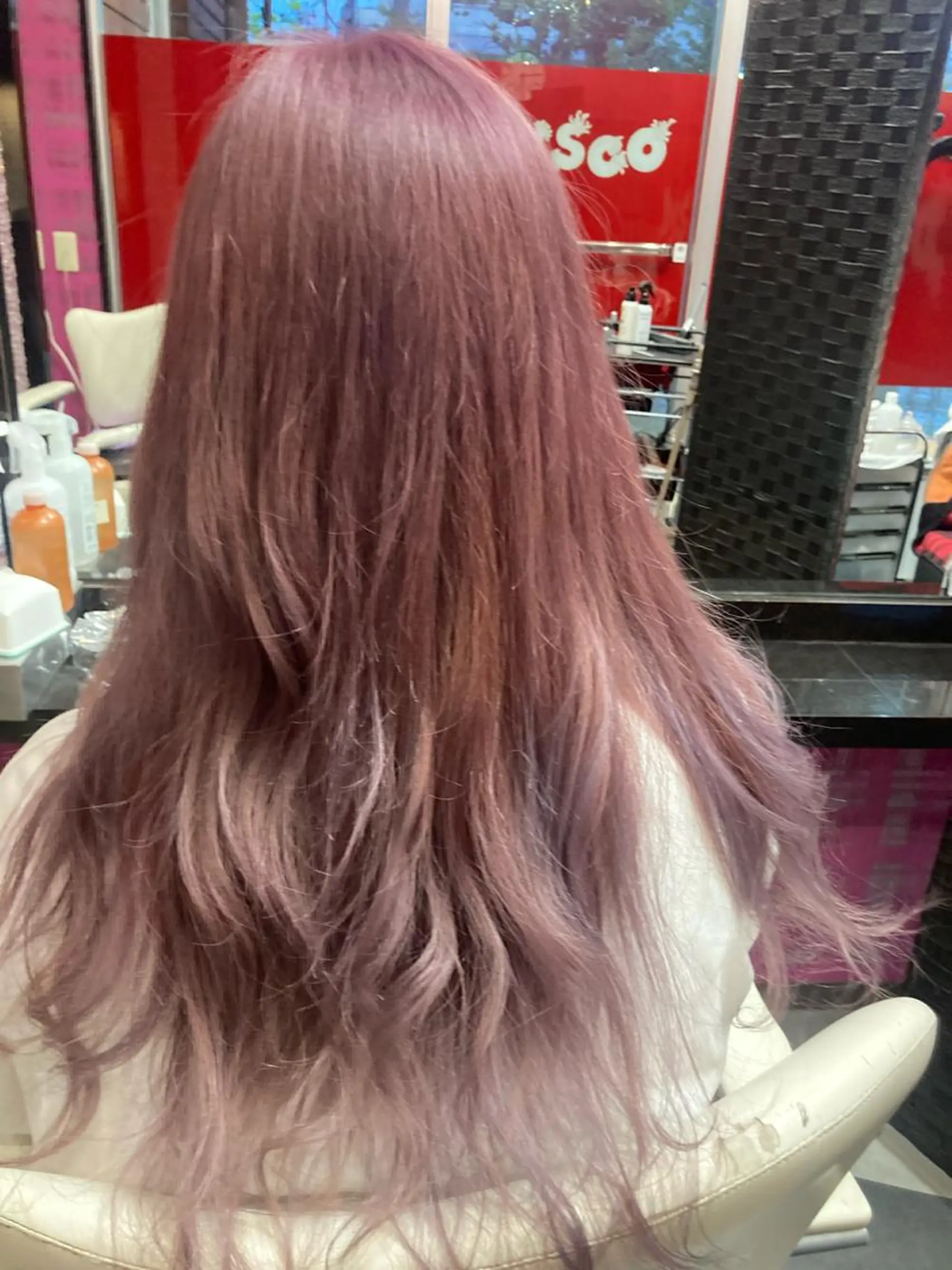 ロング カラー 横山 千春のヘアスタイル