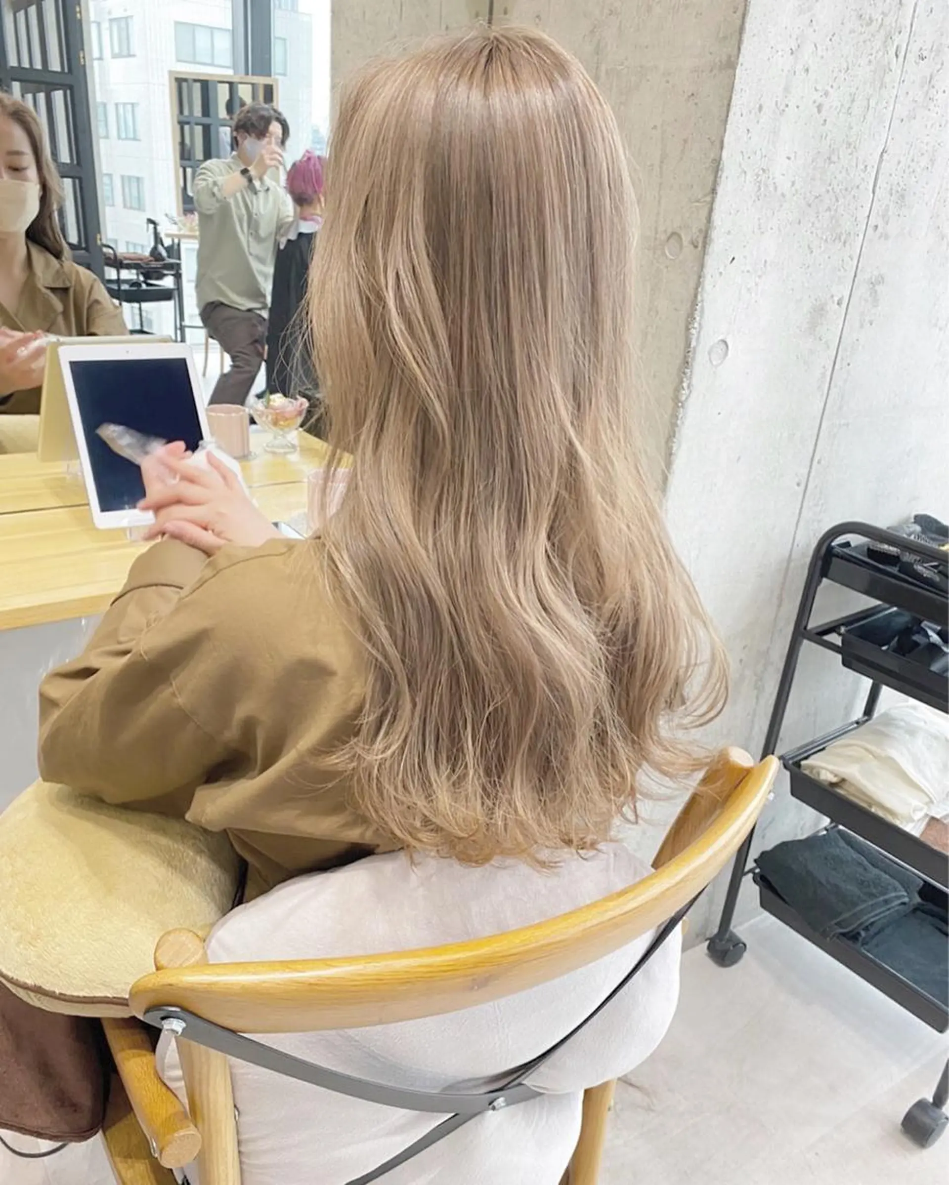 ロング カラー ベージュカラー ハイトーンカラー ミルクティーベージュ カット ヘアカラー トリートメント ✨透明感カラー/縮毛 恵比寿HAYATO✨のヘアスタイル