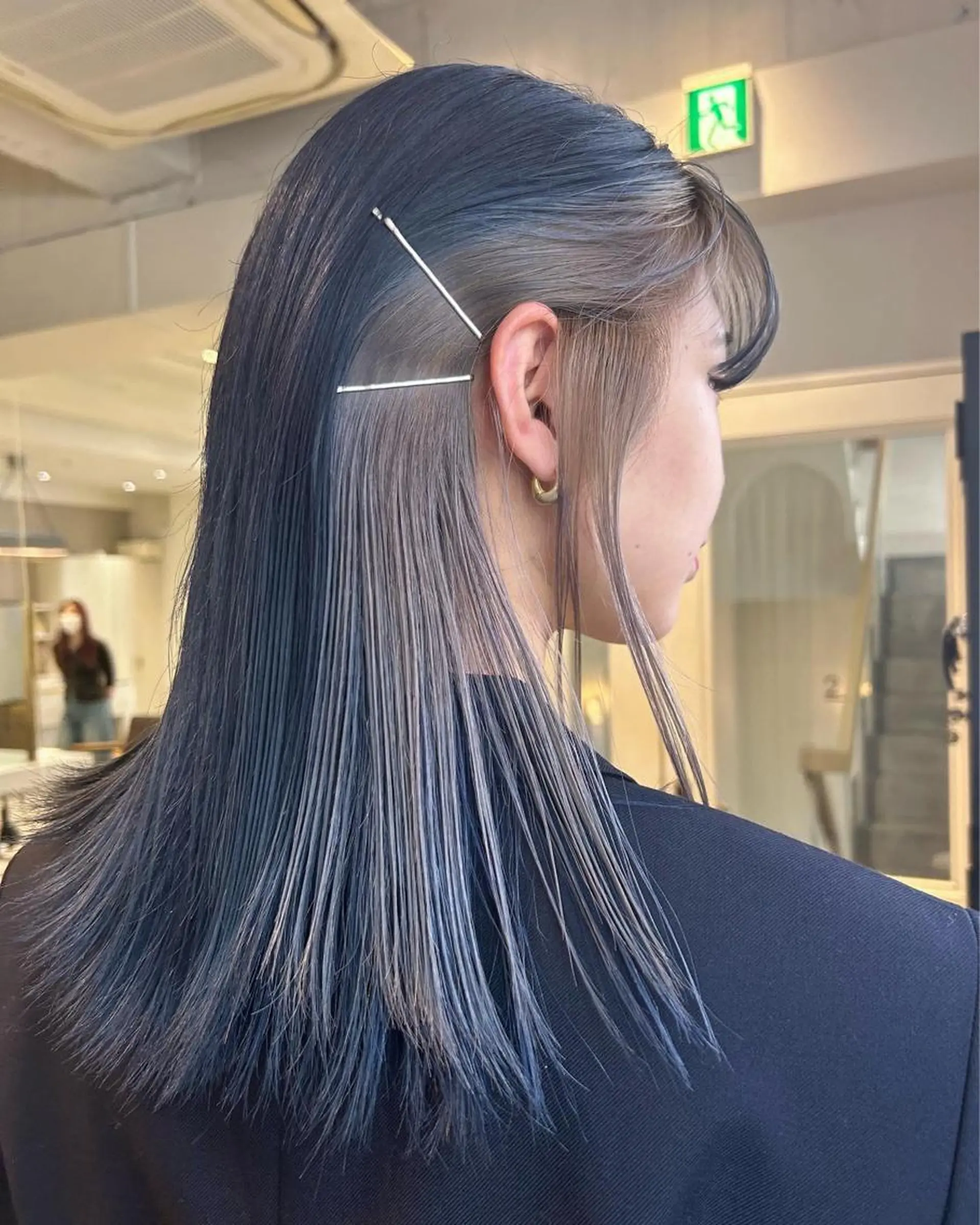 ロング カラー 薄暮 マツイ　レンのヘアスタイル