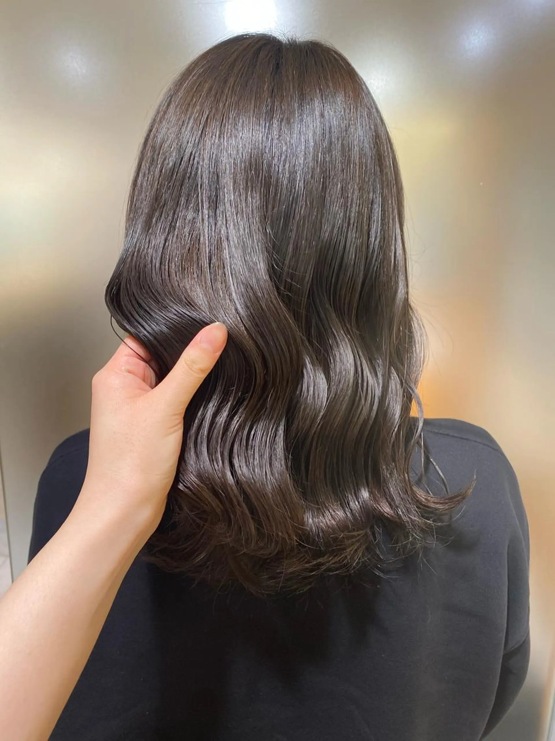 セミロング 谷川あかり /ナチュラルパーマのヘアスタイル