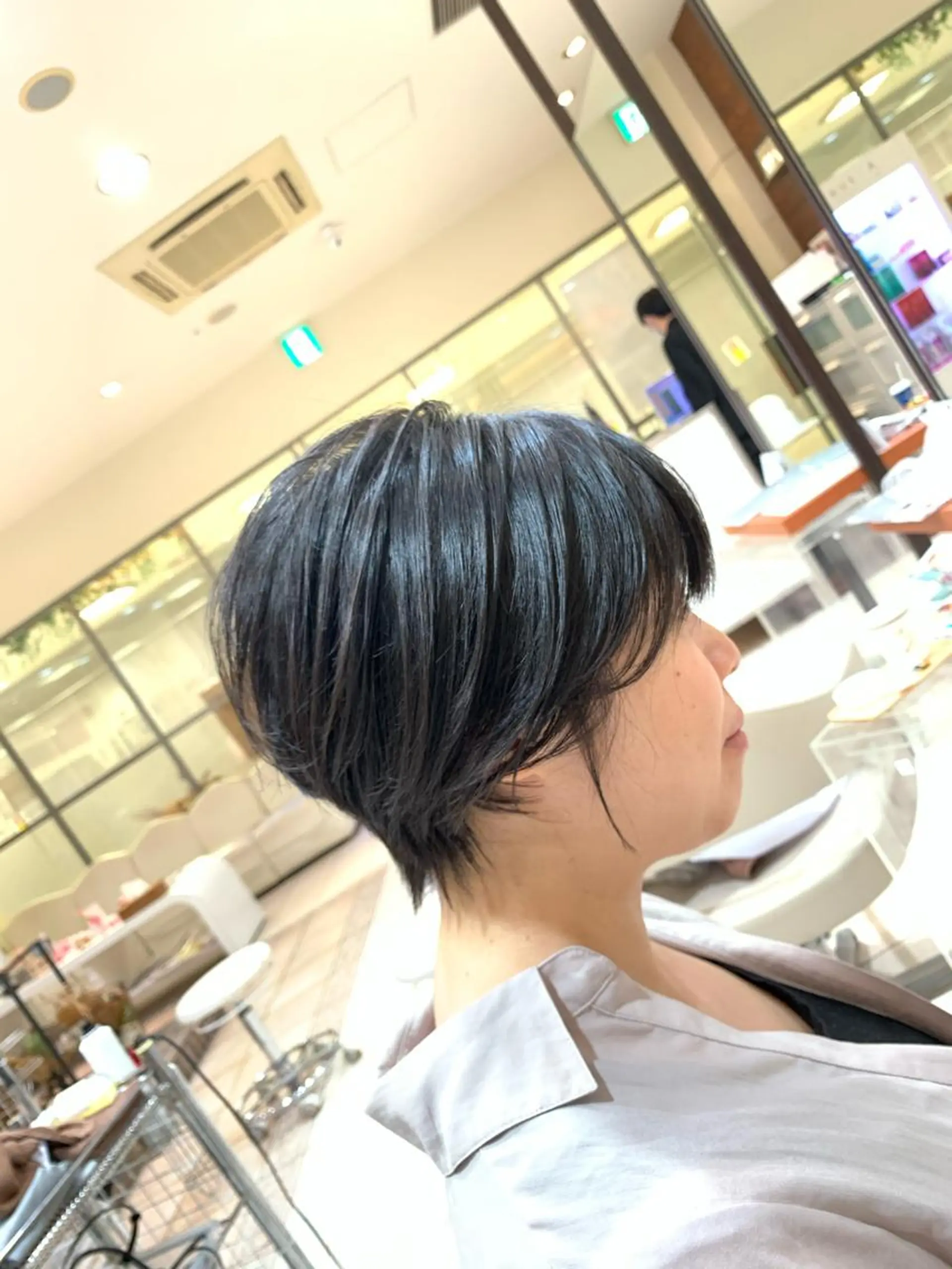 ショート MODEks eau 佐藤優志のヘアスタイル