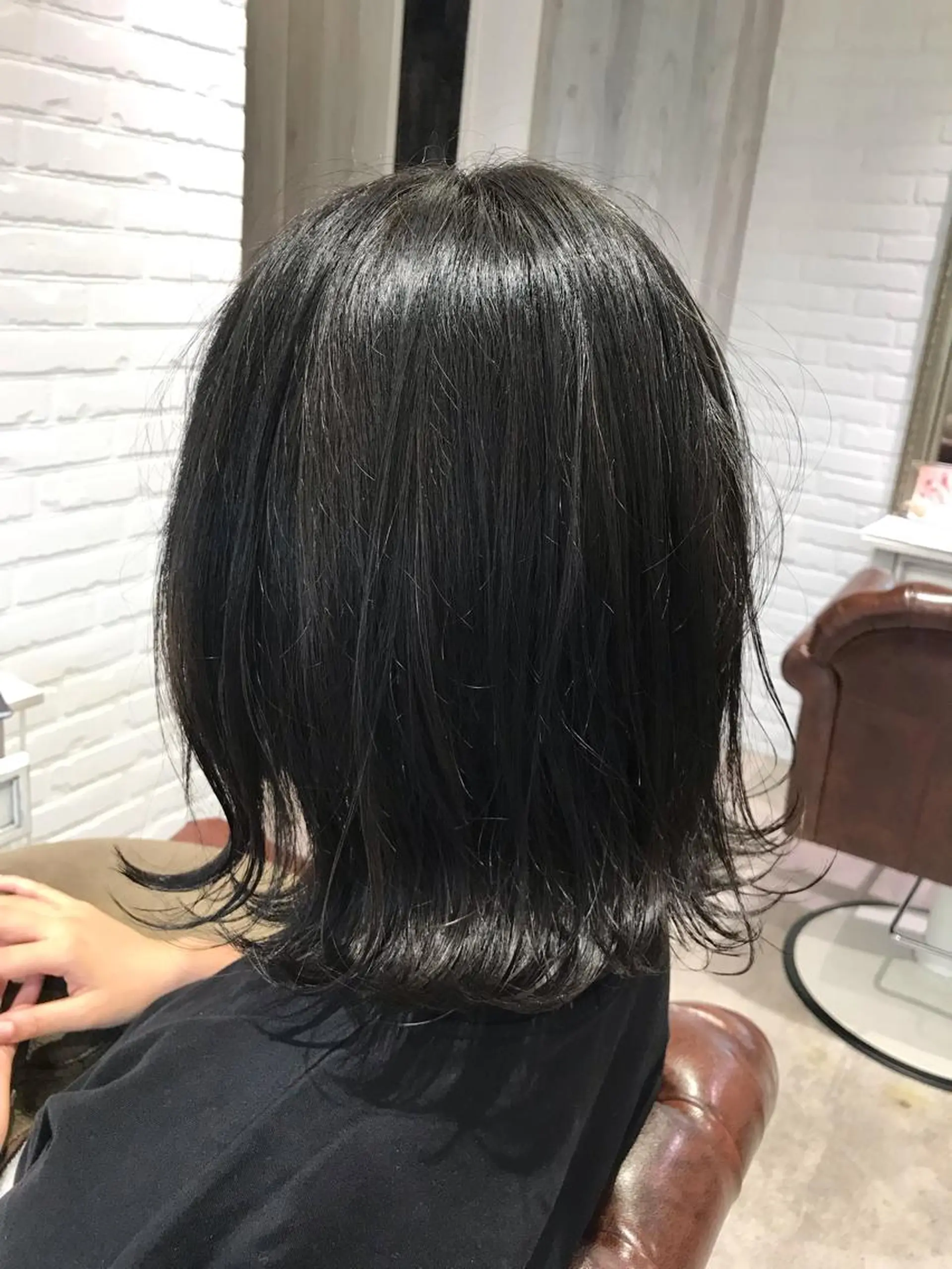 ミディアム カラー ダークグレー ボブ 外ハネヘア Renatus店長 金子裕美のヘアスタイル