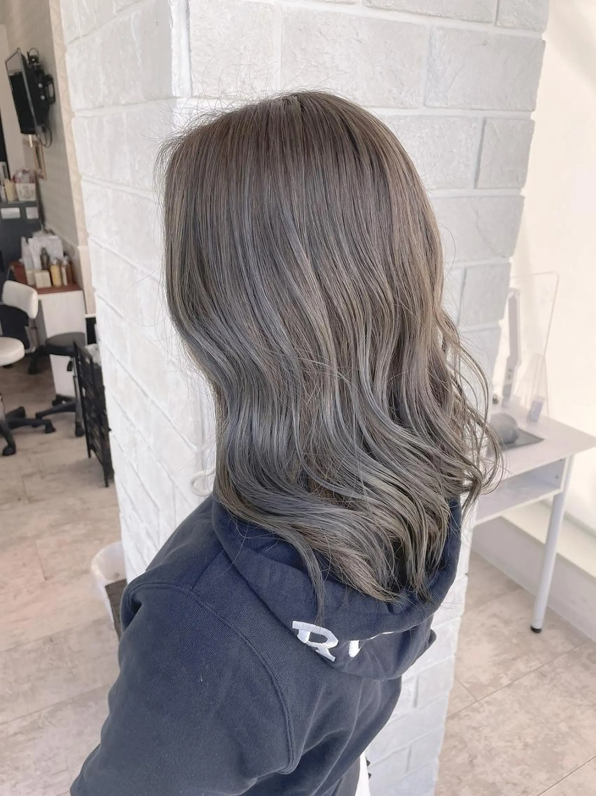 カラー ミディアム ブリーチ 透明感カラー グレージュ ブリーチなしカラー ANGELICA JR奈良店のヘアスタイル