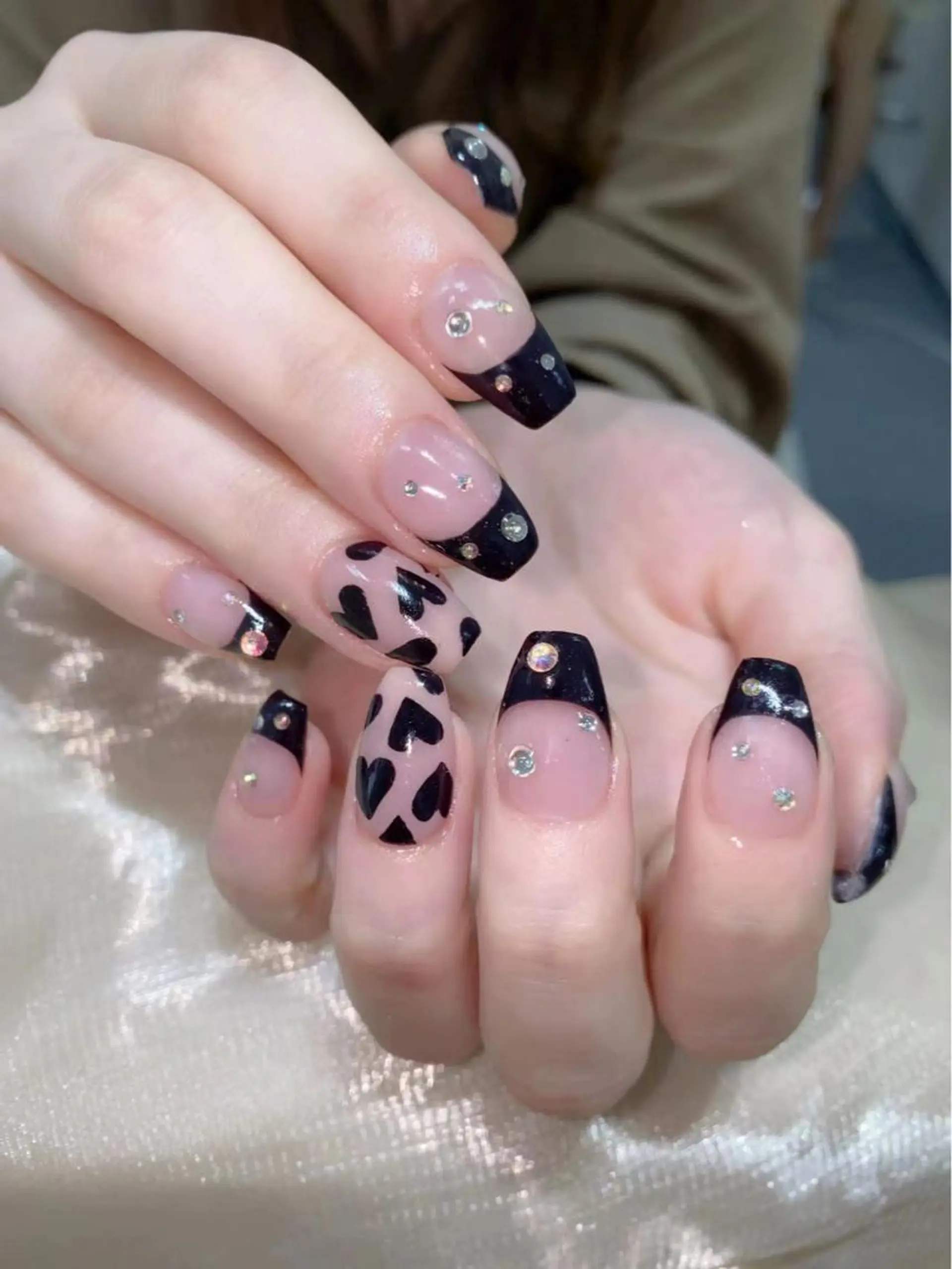 ネイル ハンドネイル Queens ciciのネイルデザイン