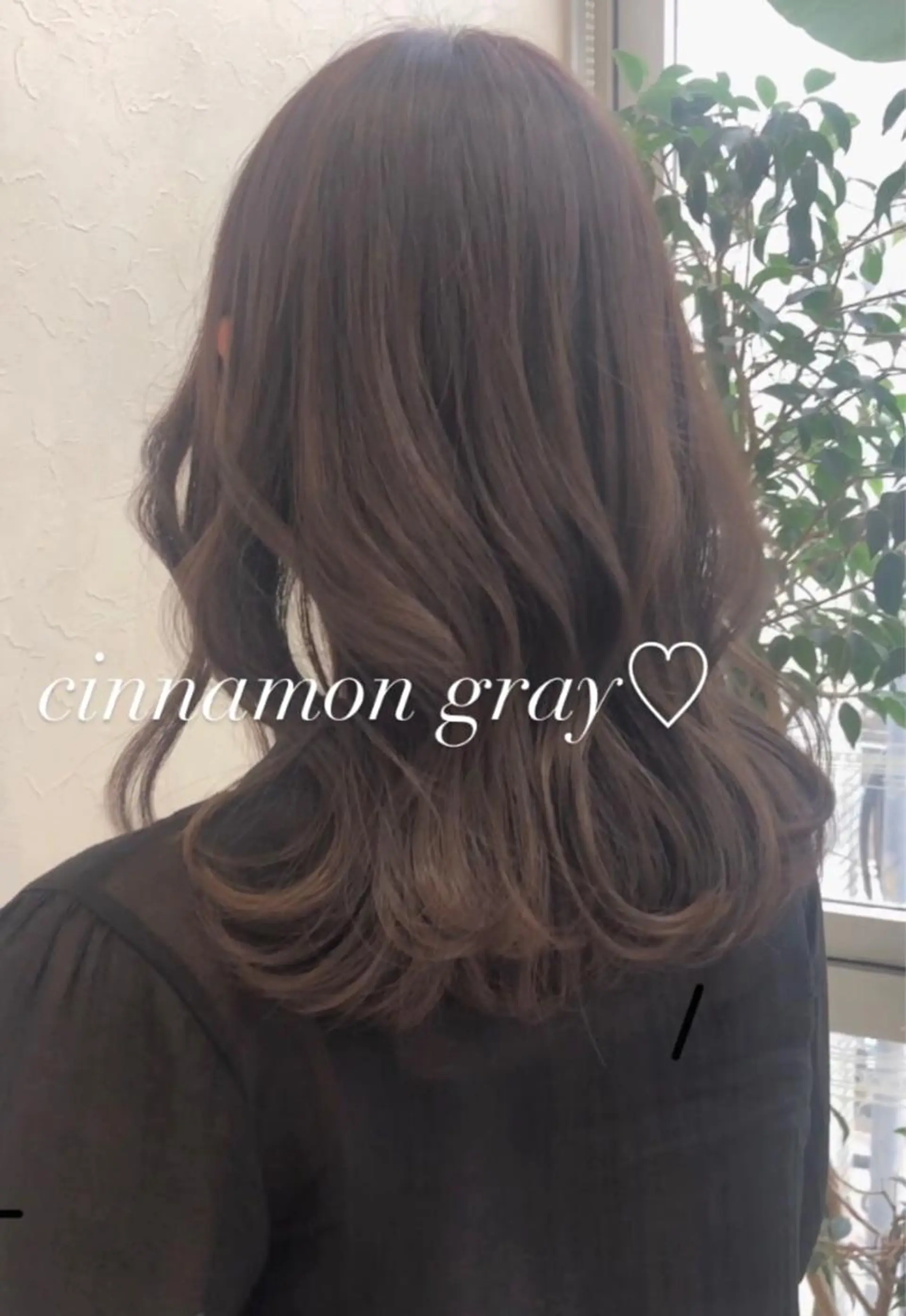 セミロング カラー nakahara madokaのヘアスタイル