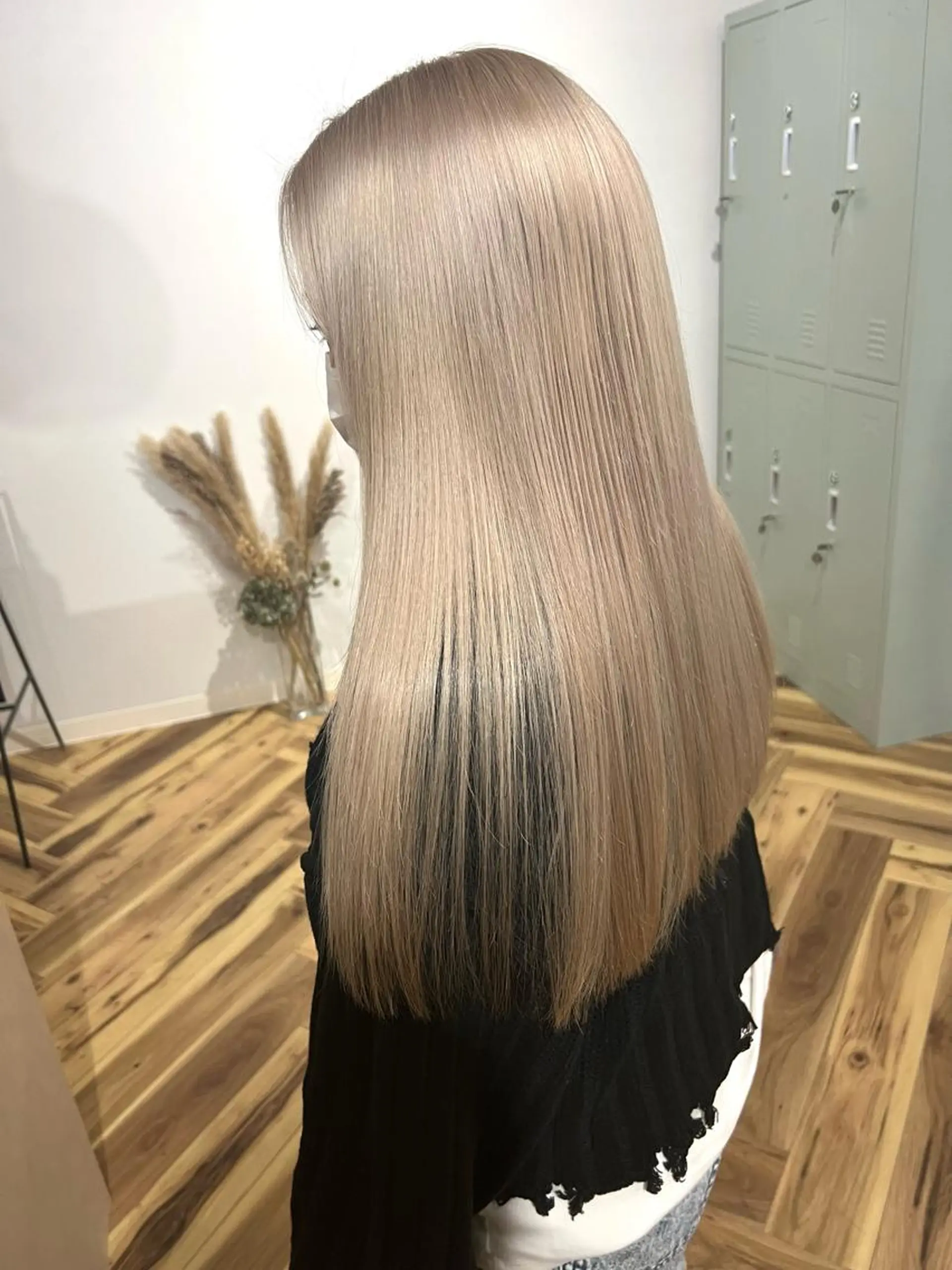 ロング カラー バレイヤージュ ブリーチ ブロンド ケアブリーチ ハイライトカラー ヘアカラー トリートメント lani ブリーチ /ダブルカラーのヘアスタイル