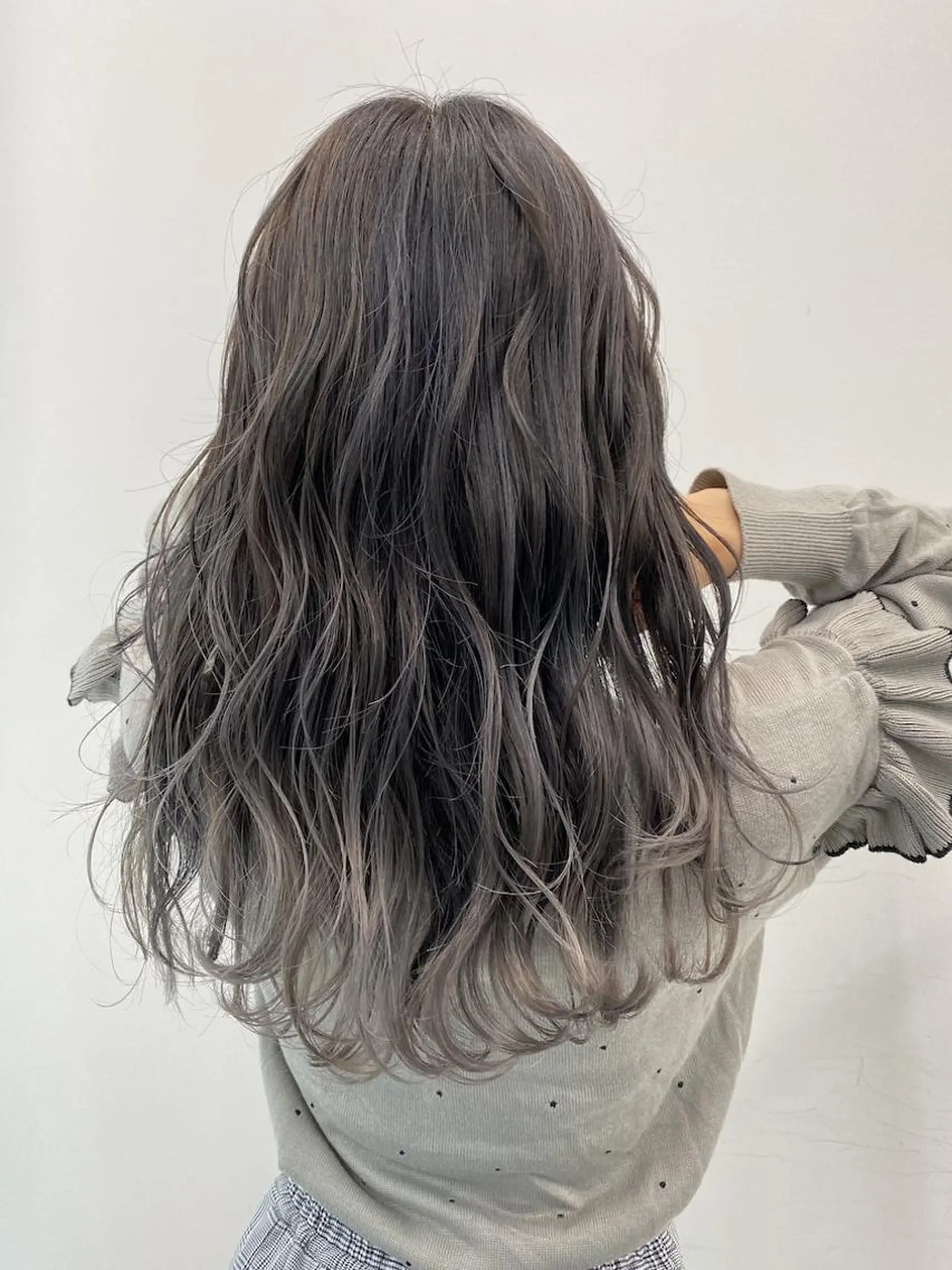 ロング カラー アディクシーカラー アッシュ ブルーカラー ダークアッシュ グレージュ 【公式】amble luxe 中野のヘアスタイル