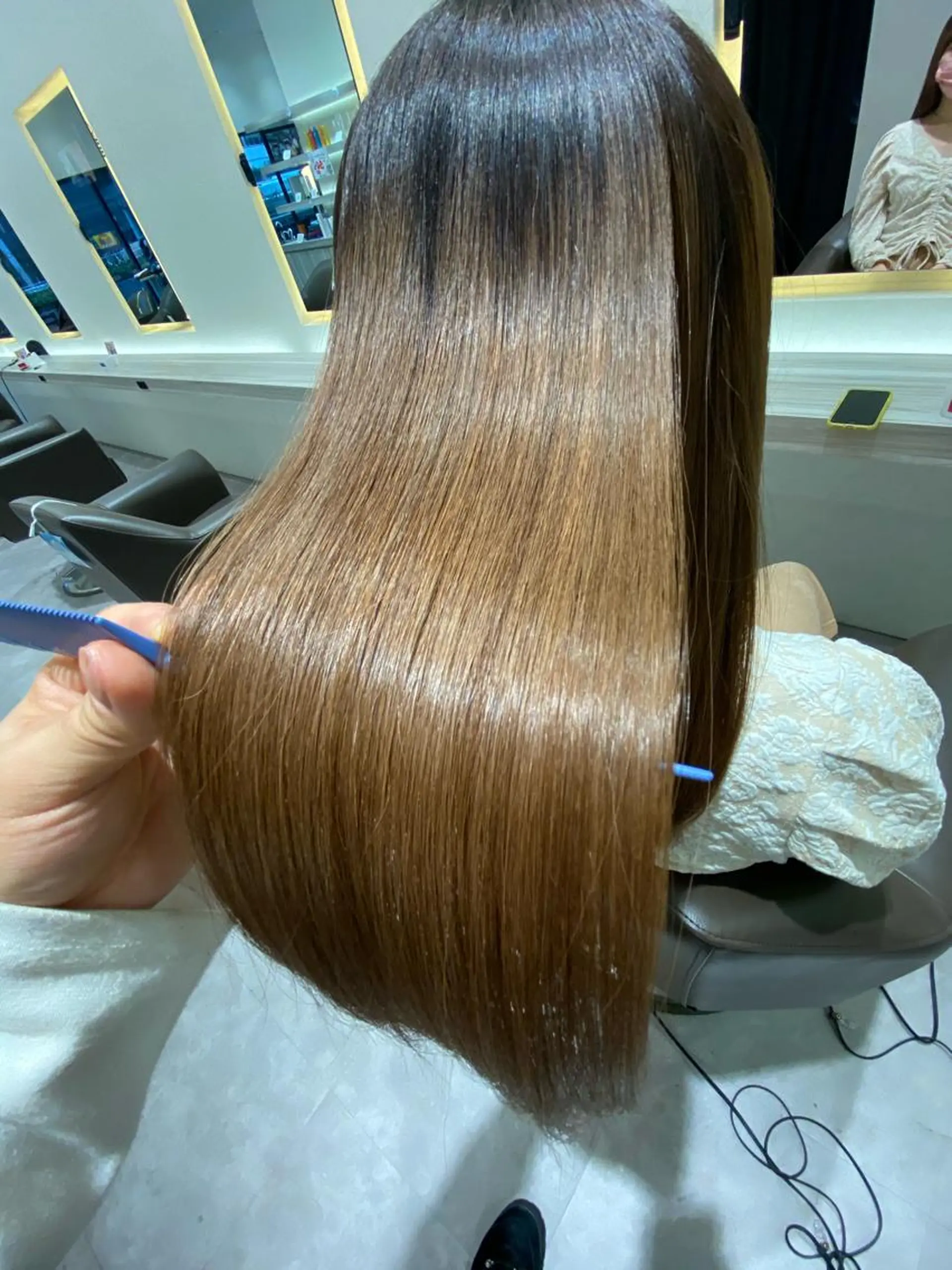 ロング ムトウセイマ/ 縮毛矯正/ブリーチのヘアスタイル