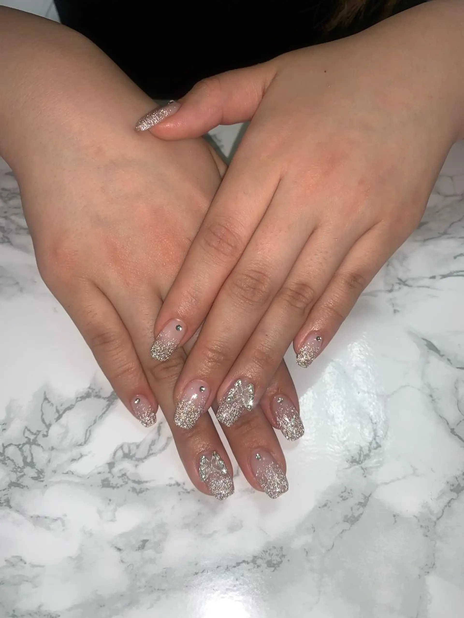 ネイル はな💎ネイル ワンホン、長さ出しのネイルデザイン