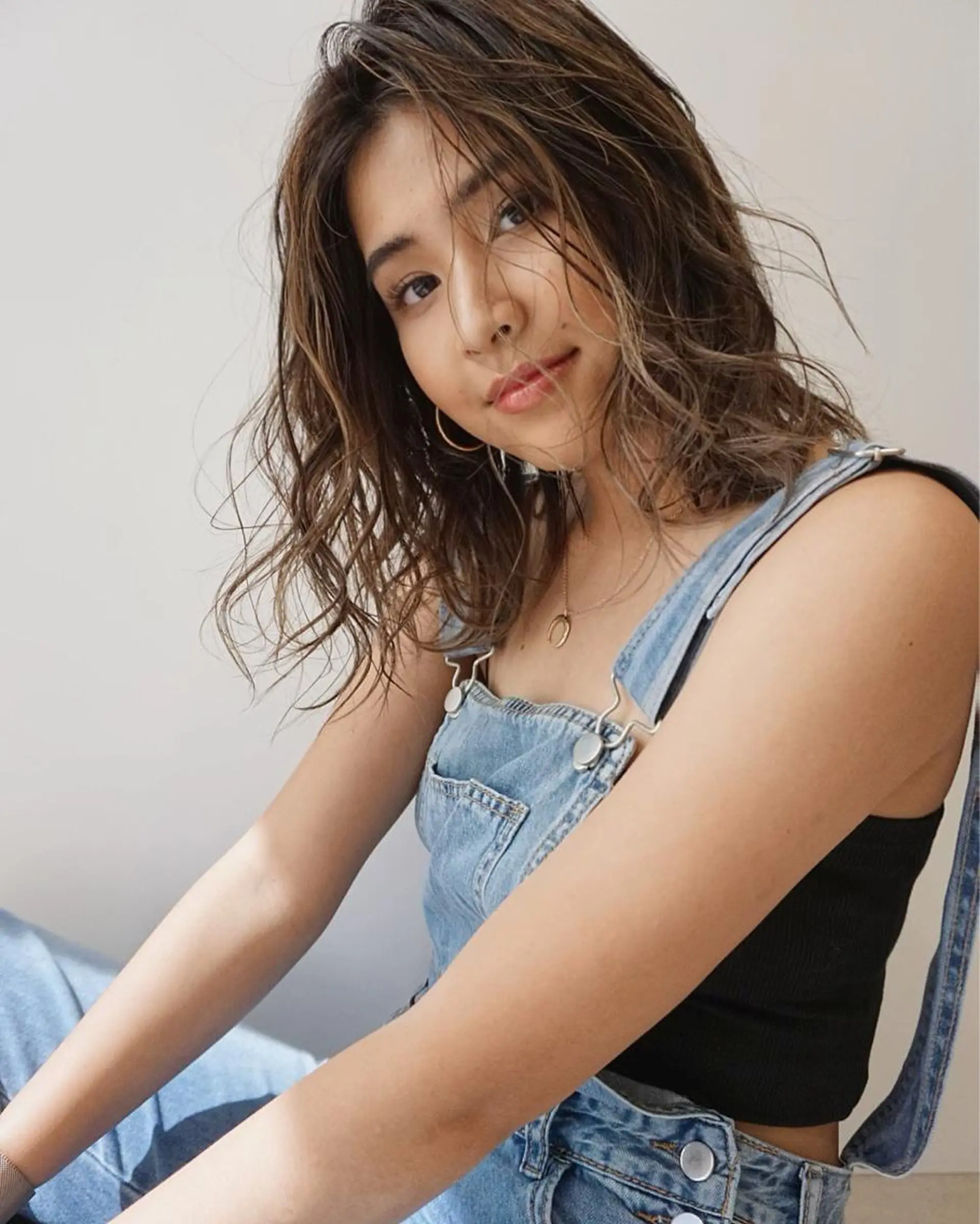 ミディアム カラー ヘアアレンジ カット ヘアカラー WATARU🔥／ 外国人風ハイライトのヘアスタイル