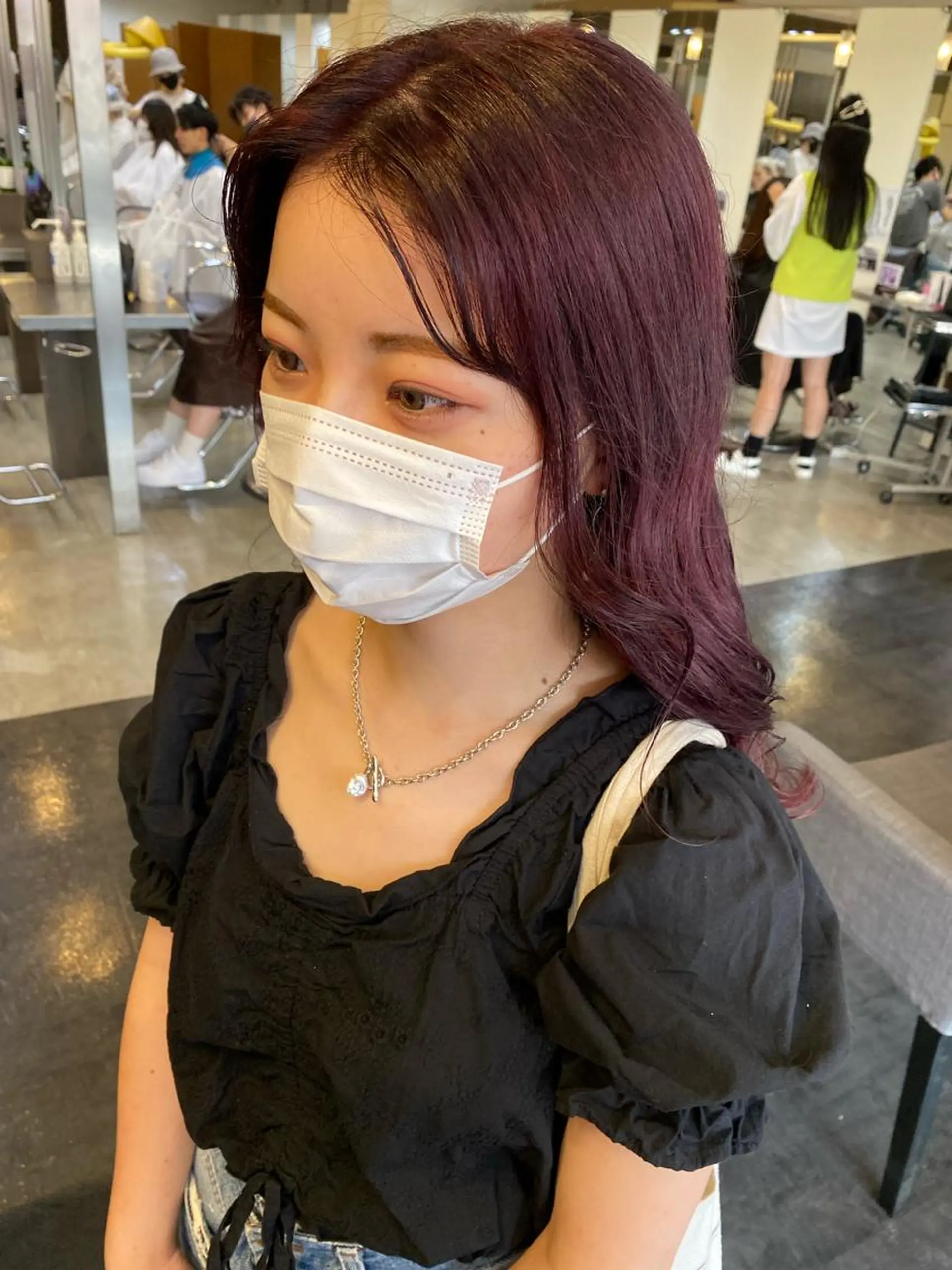 ロング ヘアカラー 透け感ベージュ ／ミハルのヘアスタイル