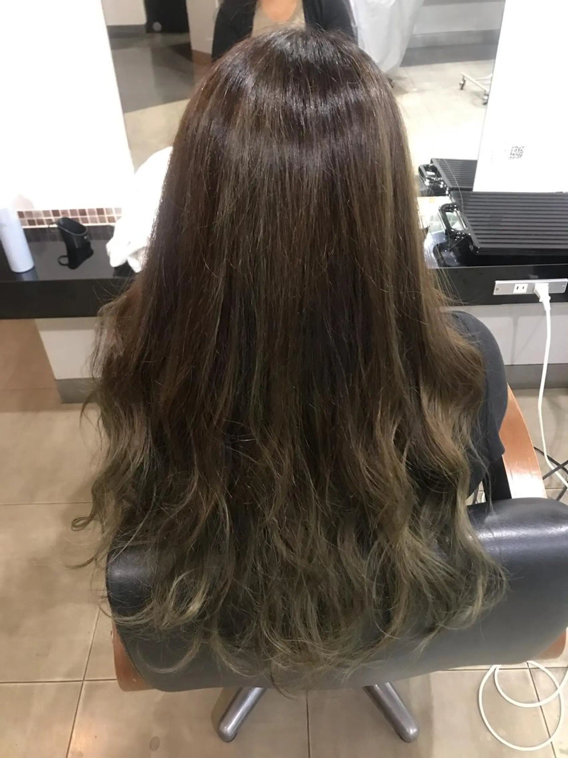 ロング カラー ヘアアレンジ グラデーションカラー 烏山 達也のヘアスタイル