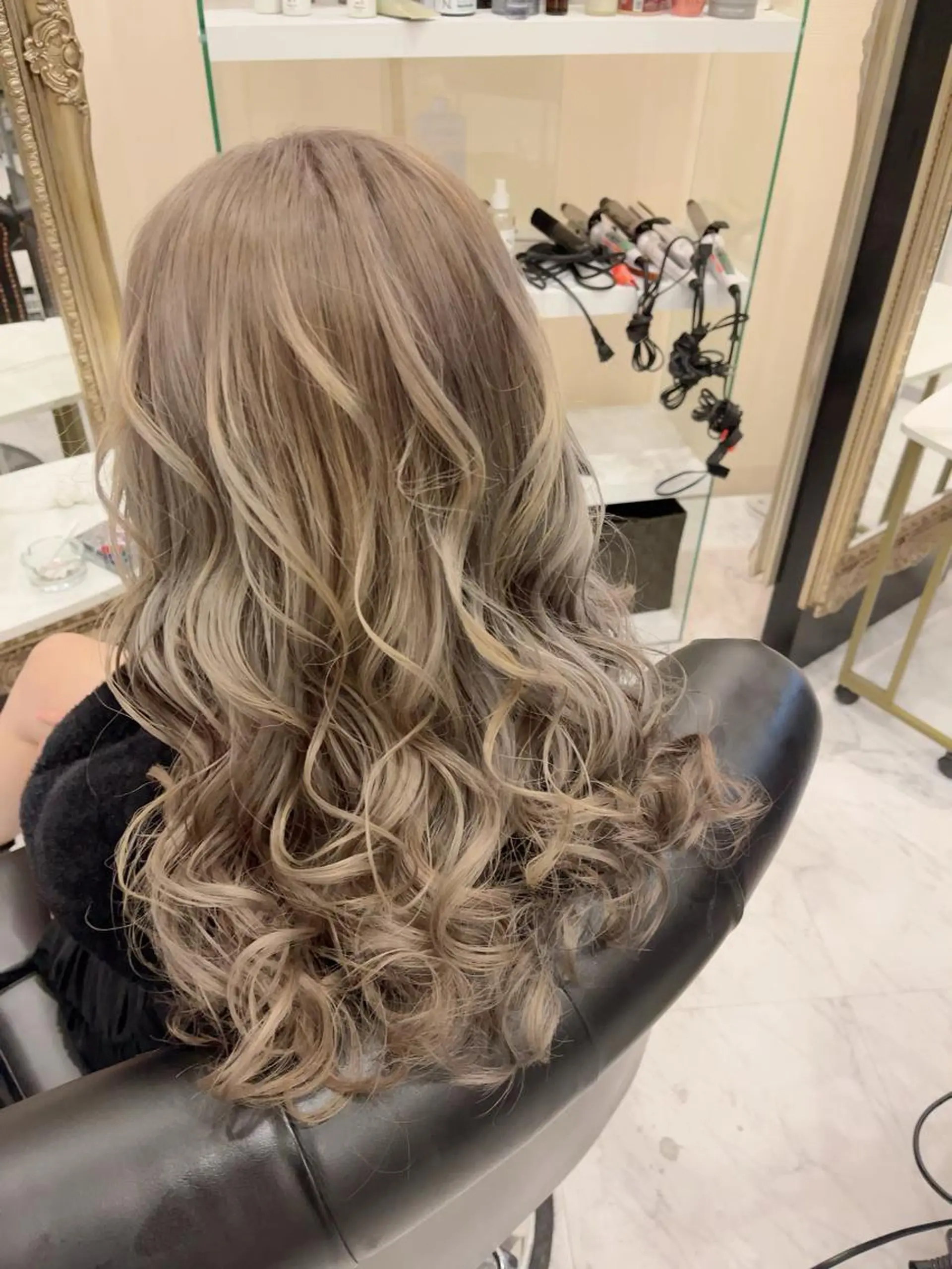 ロング ケアブリーチ&シール エクステの店和田翔莉のヘアスタイル