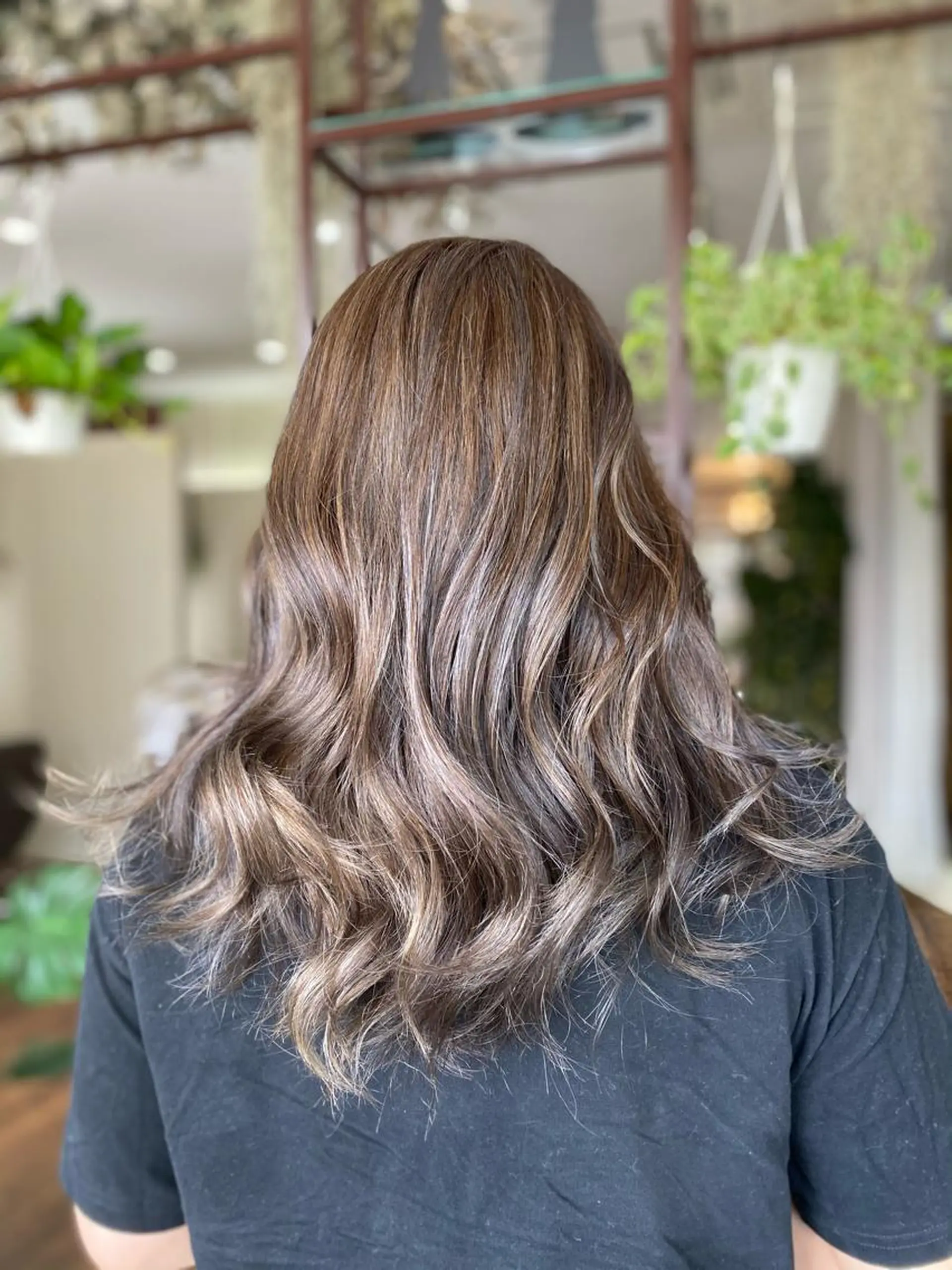 セミロング カラー ブルーカラー ハイライトカラー シルバー ハイライト ヘアカラー Style Tのヘアスタイル