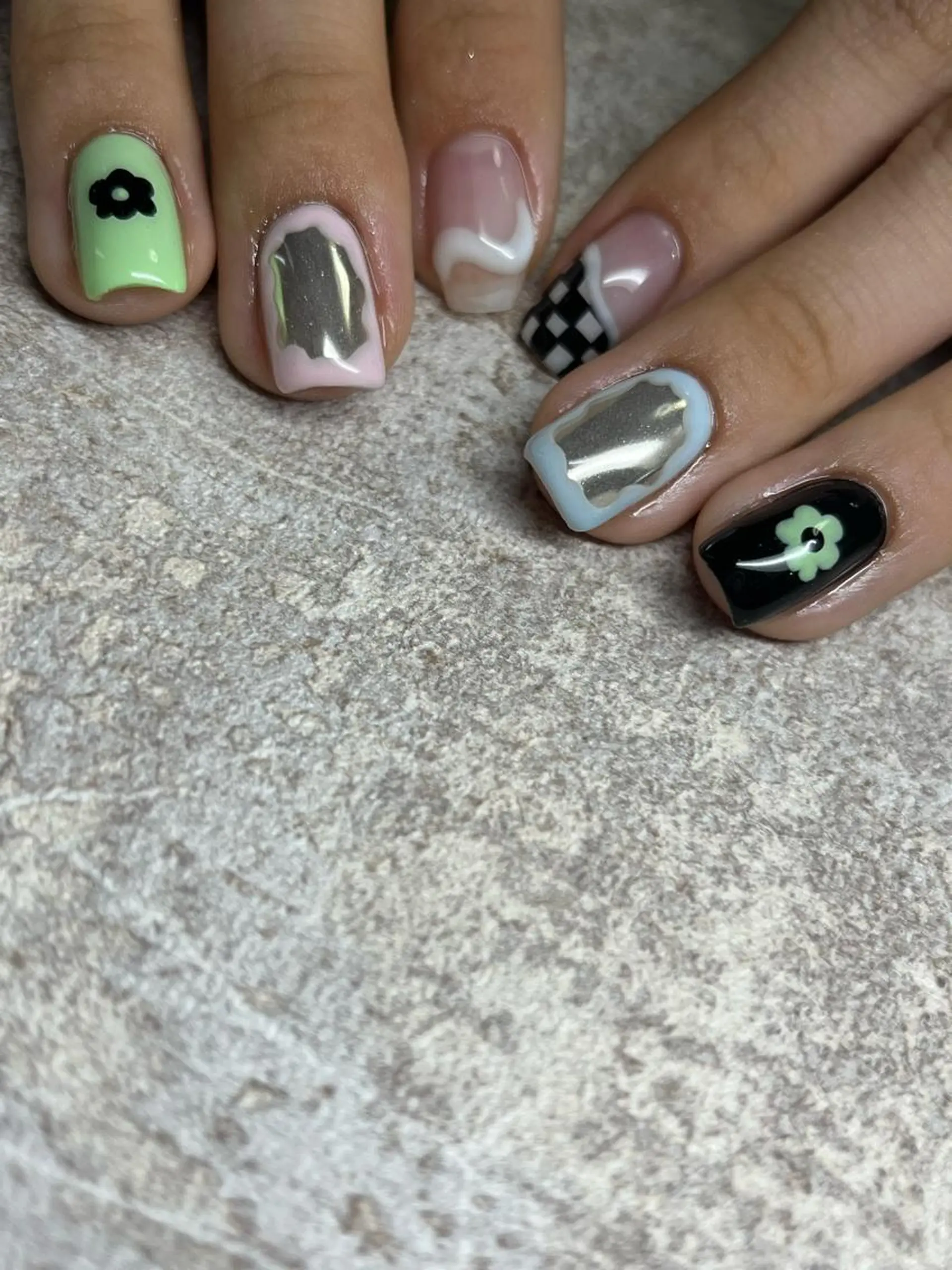 ネイル Nailsalon Luanaのネイルデザイン